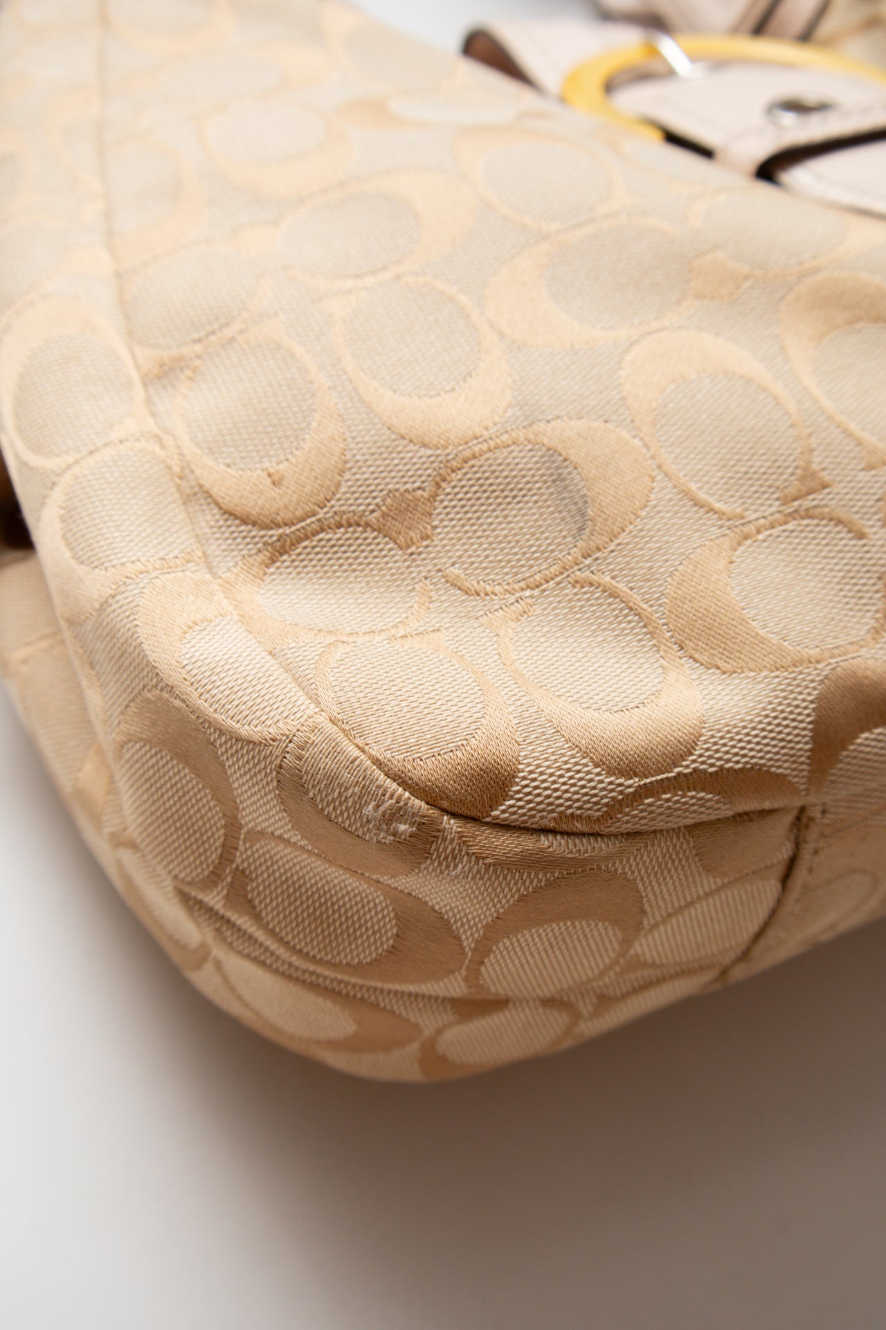 #232 Coach monogram cream/pink buckle bag | c. 165
