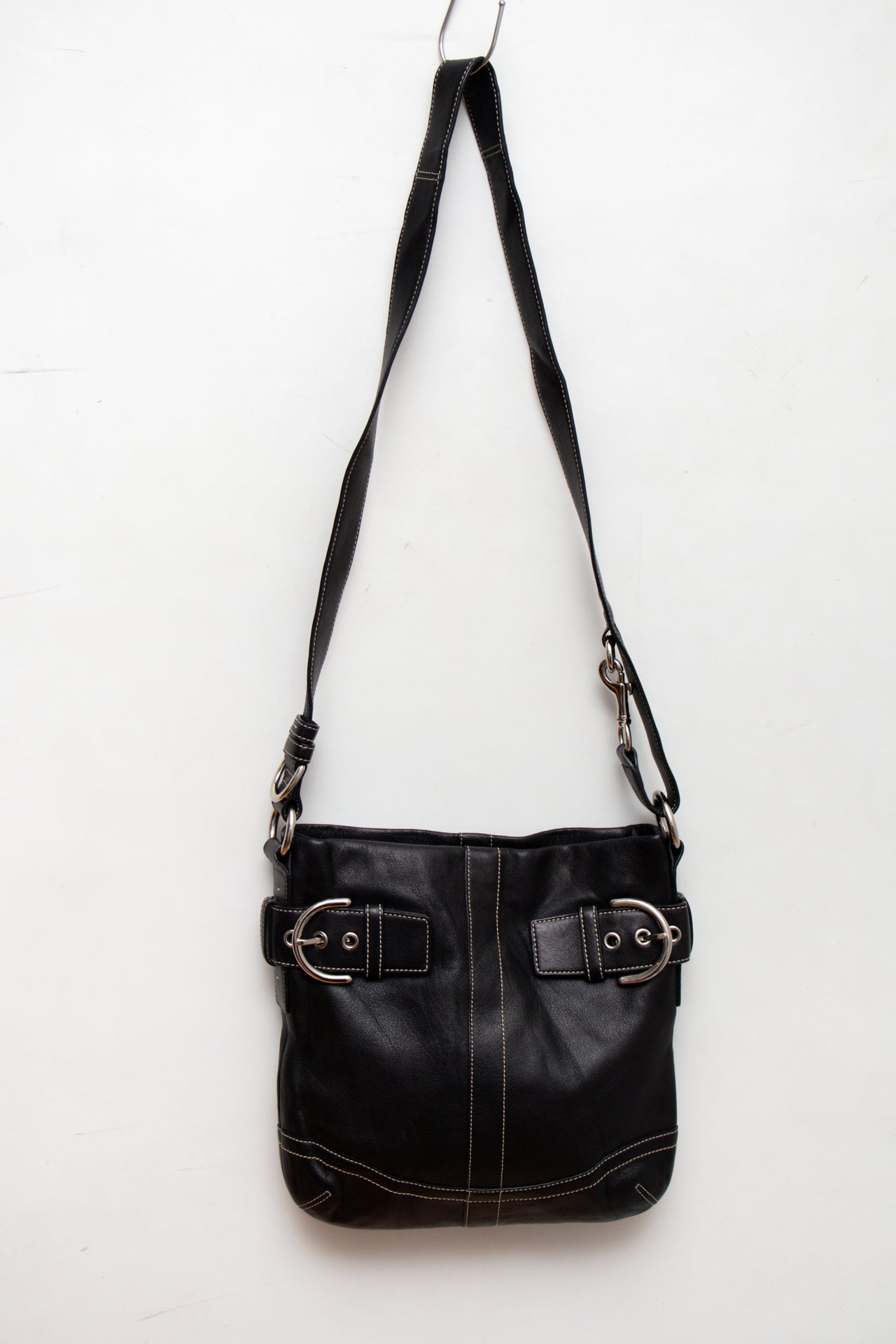#236 Coach black leather shoulder bag | c. 165