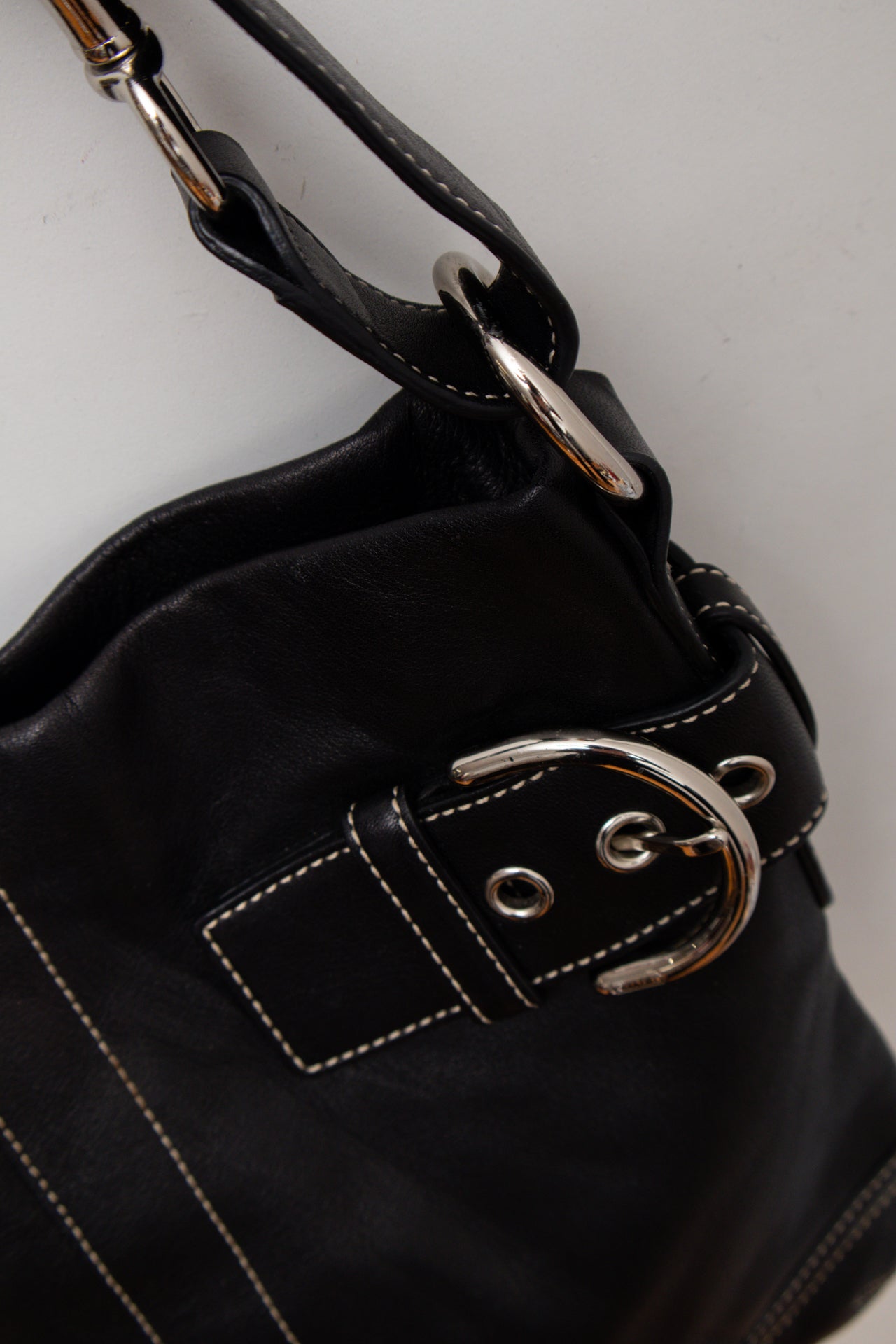 #236 Coach black leather shoulder bag | c. 165