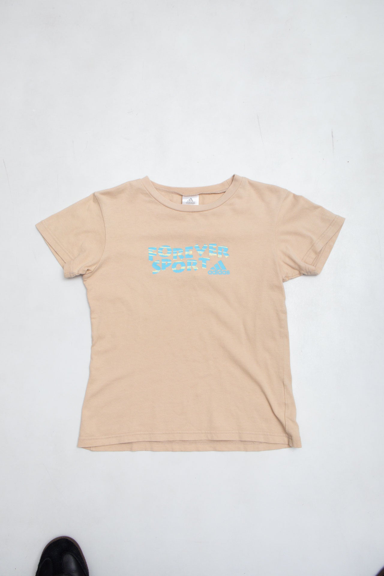 #26 Adidas Graphic Tee | Baby Tees & Gowns | Size 8