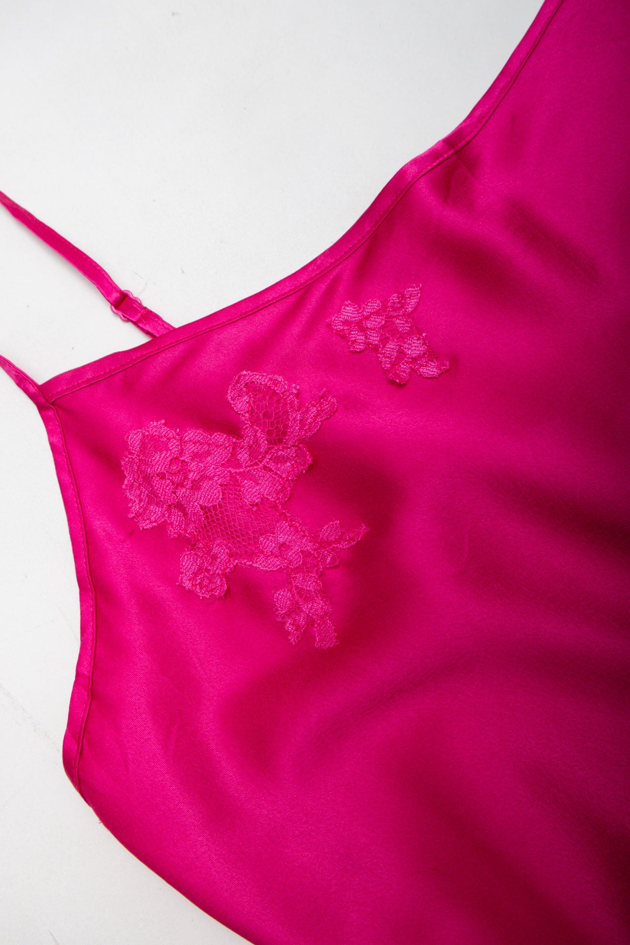 #32 VS Bright Pink Slip | Collection 142 | Size 10