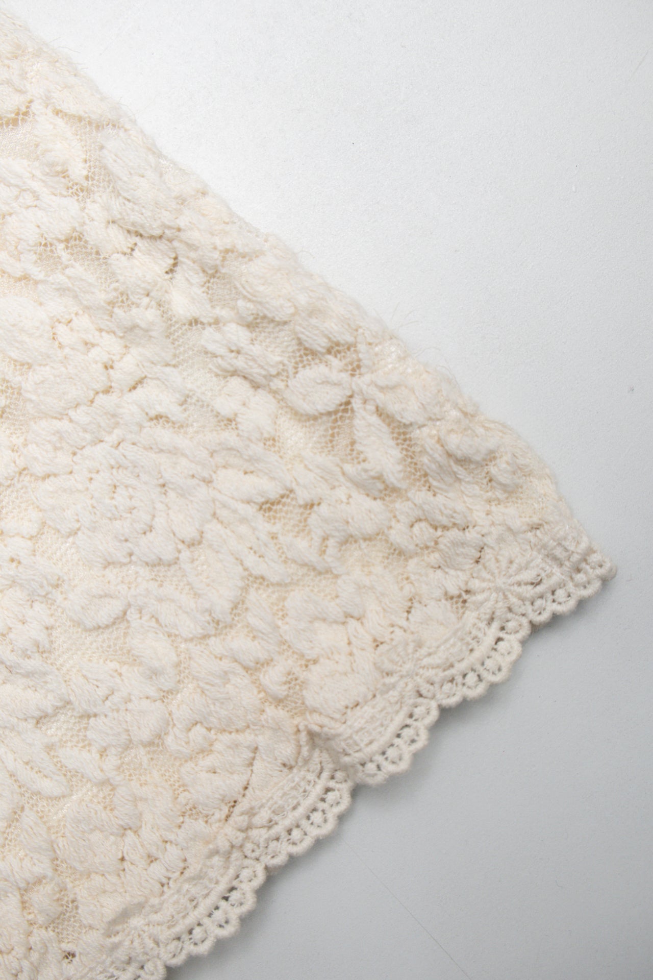 #38 Igni lace lined cami | Size 10 | C. 152