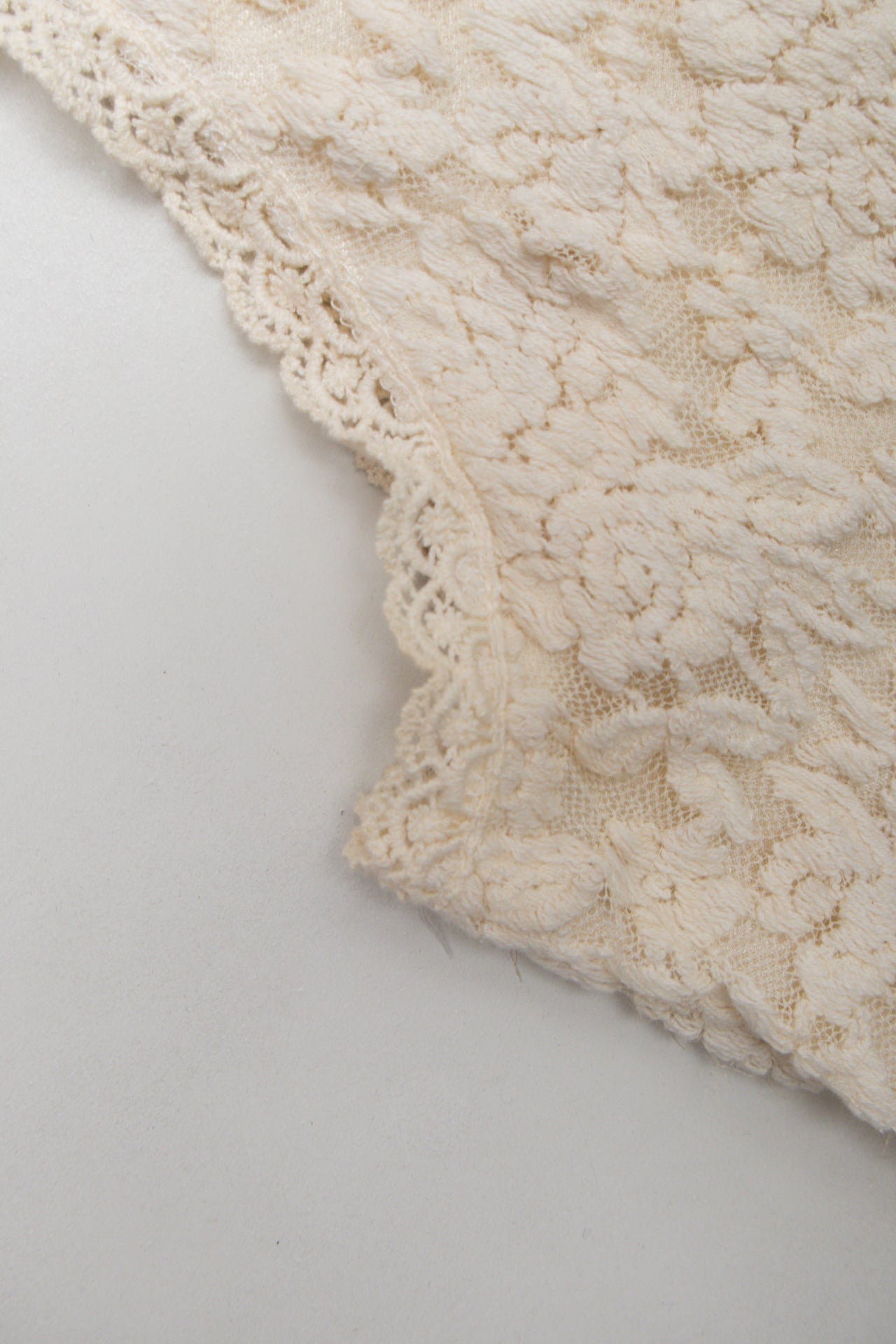 #38 Igni lace lined cami | Size 10 | C. 152