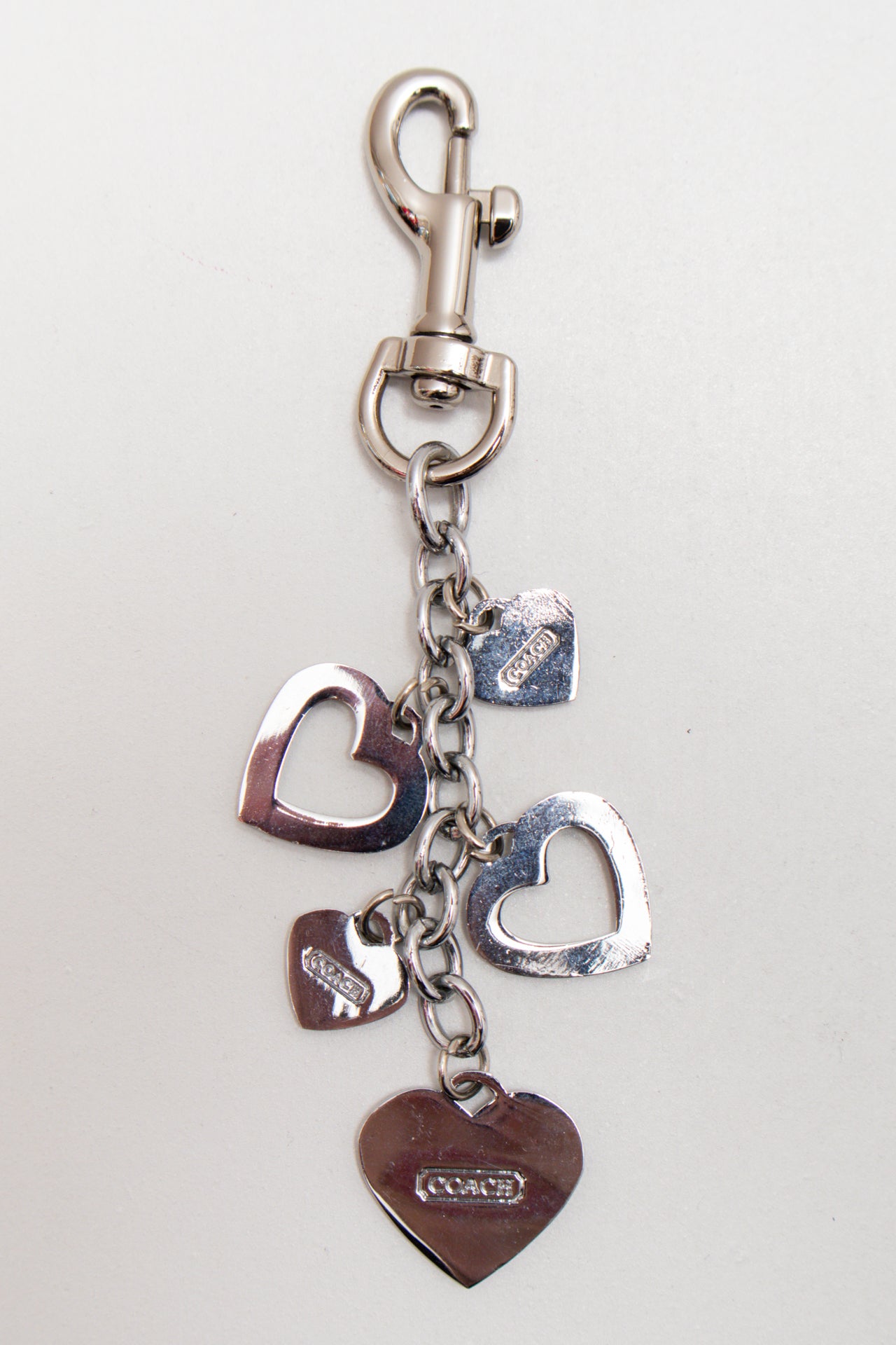 Coach bag charm teal/red hearts | c. 166