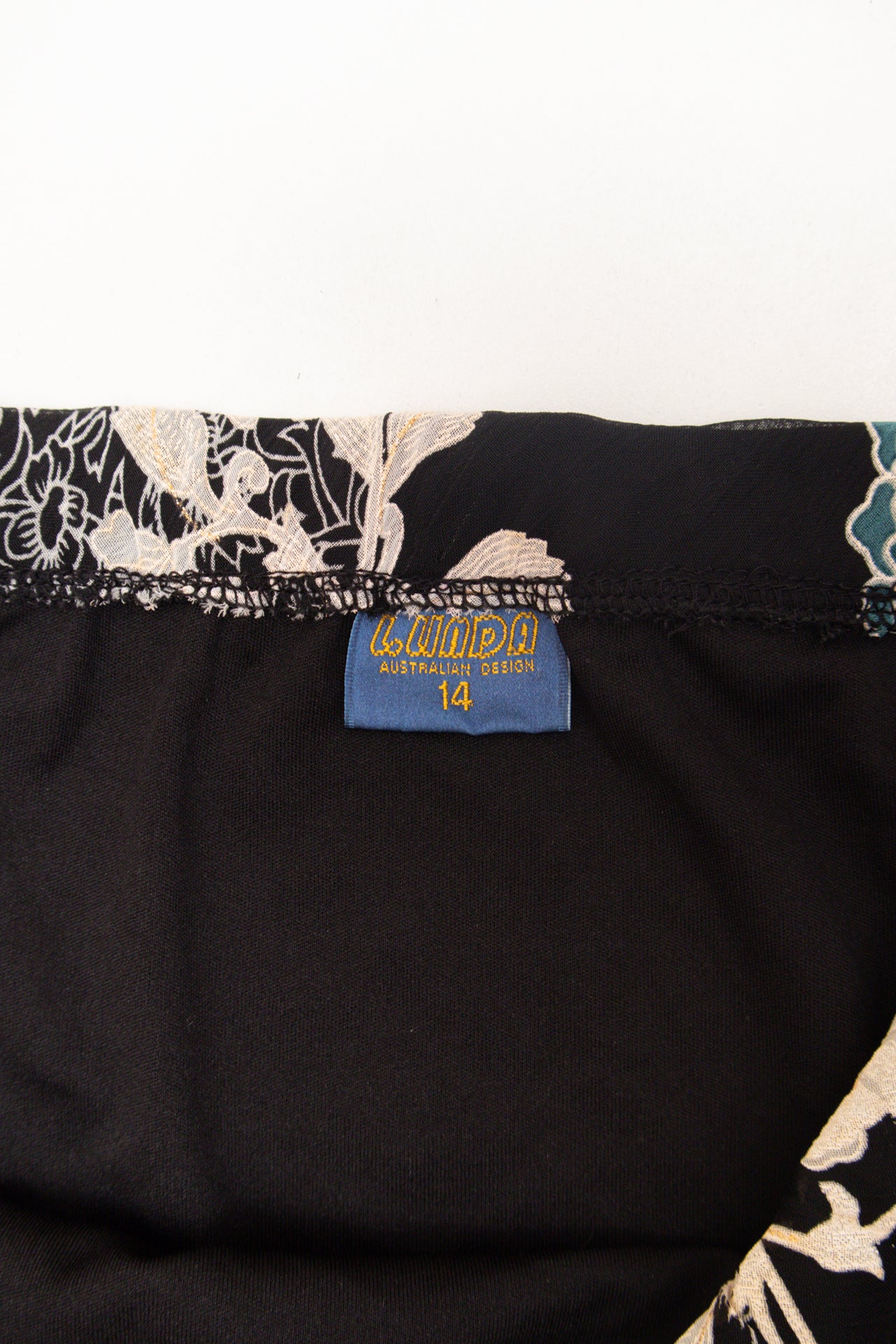 #136 Lunda floral mesh skirt | c. 158 | size 12/14
