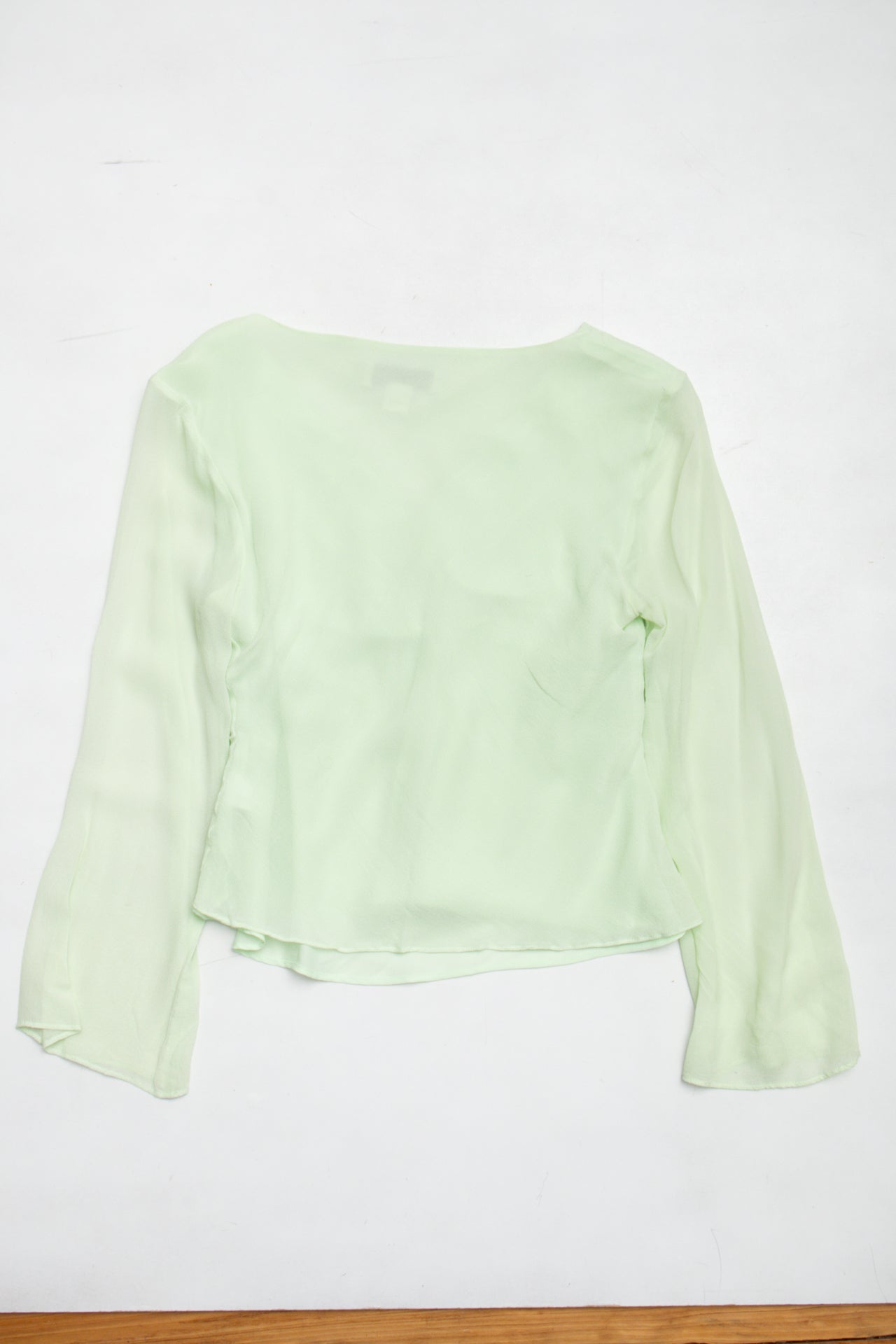 #66 Silk light green sheer long sleeve | Size 8 | C. 152