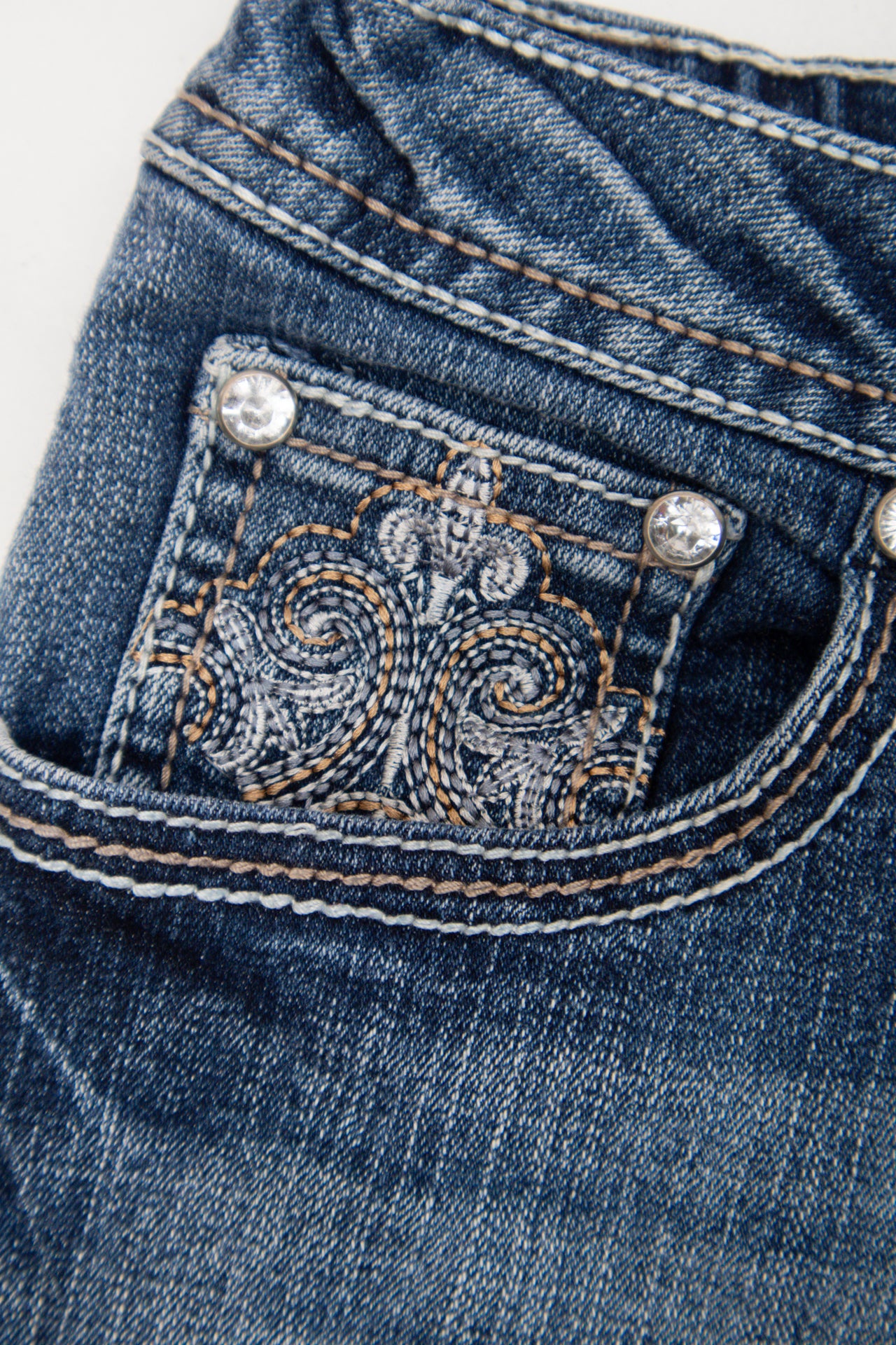 #170 Mudd embroidered rhinestoned jeans | c. 158 | size 10