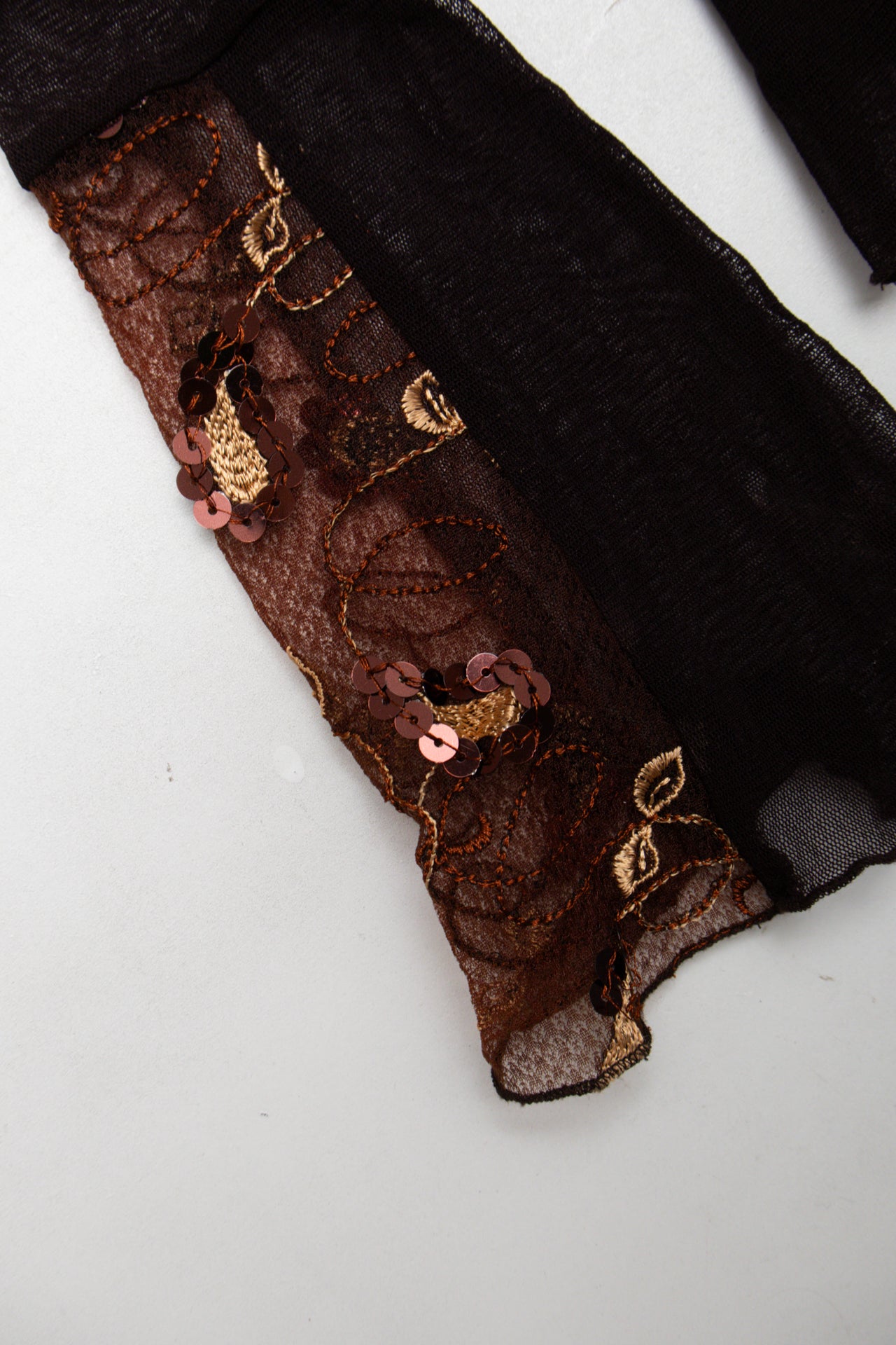 #71 Broadway mesh sequin bell sleeve | Size 8 | C. 152