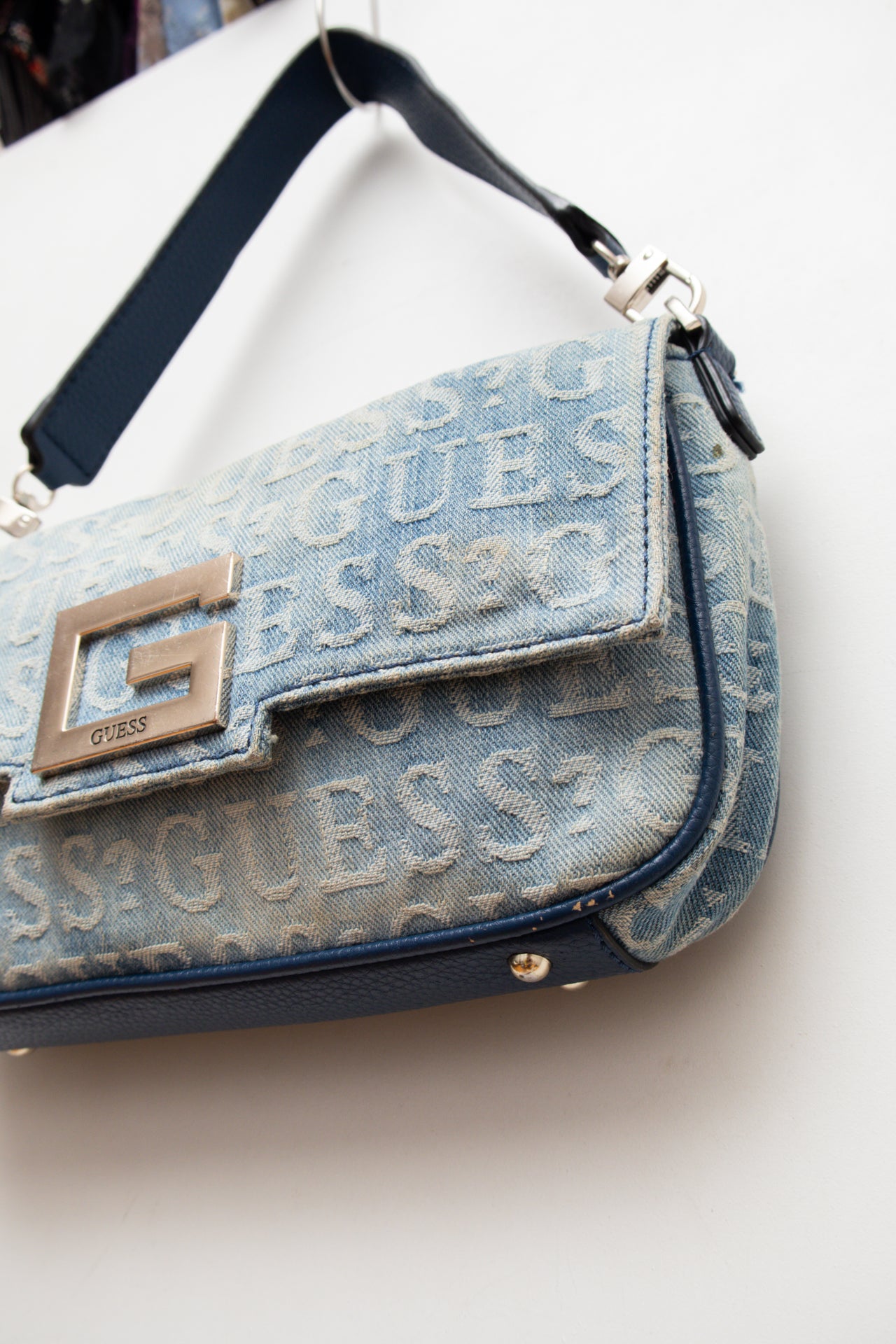 #239 GUESS denim monogram shoulder bag | c. 158