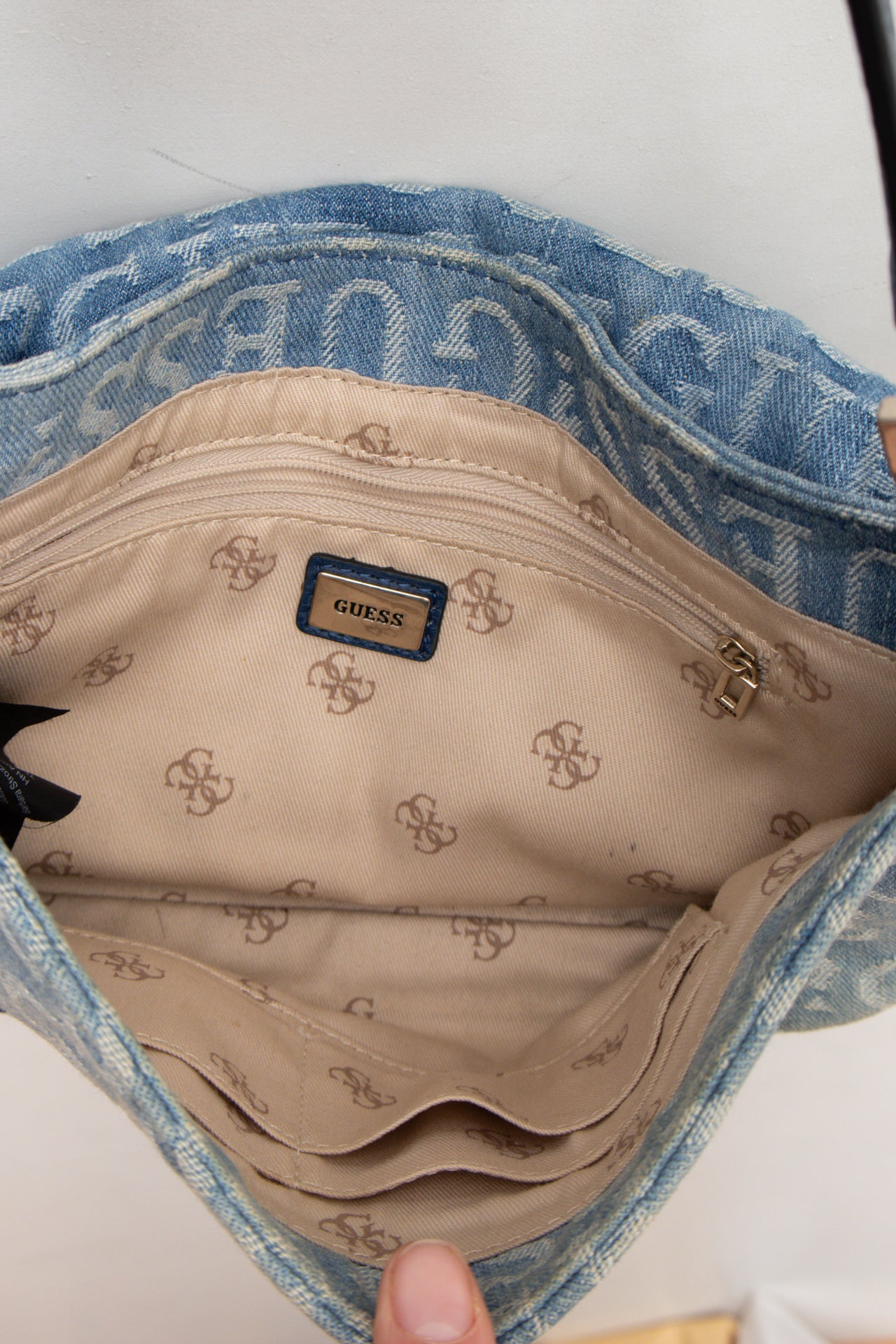 #239 GUESS denim monogram shoulder bag | c. 158