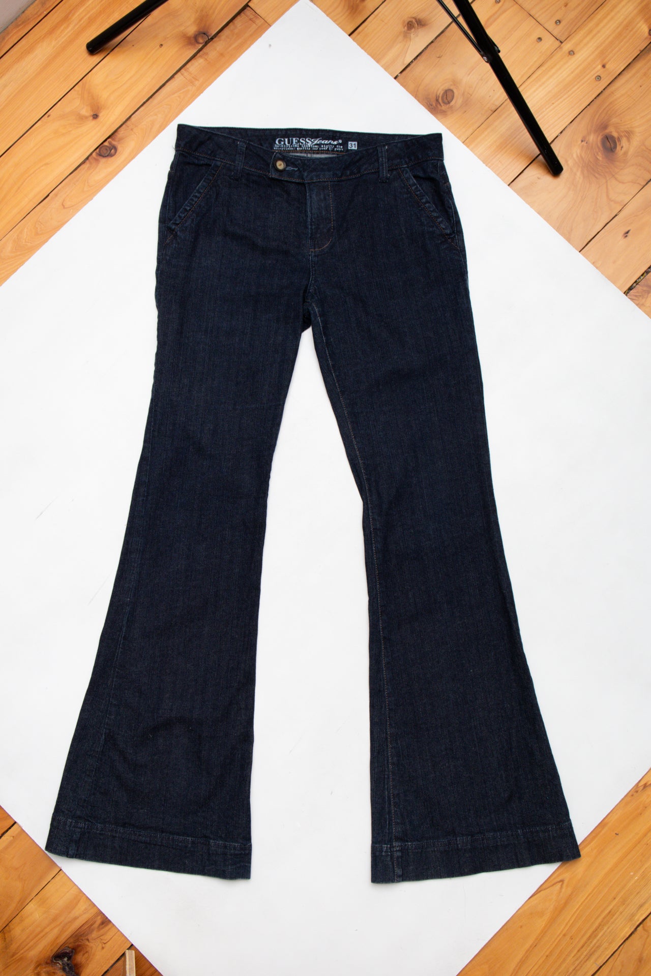#116 Guess Dark-wash flared jeans | Size 10 | C. 152