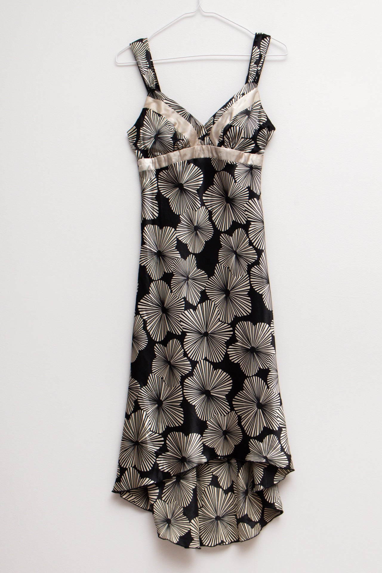 #122 A. Byer flower print satin midi | Size 8 | C. 152