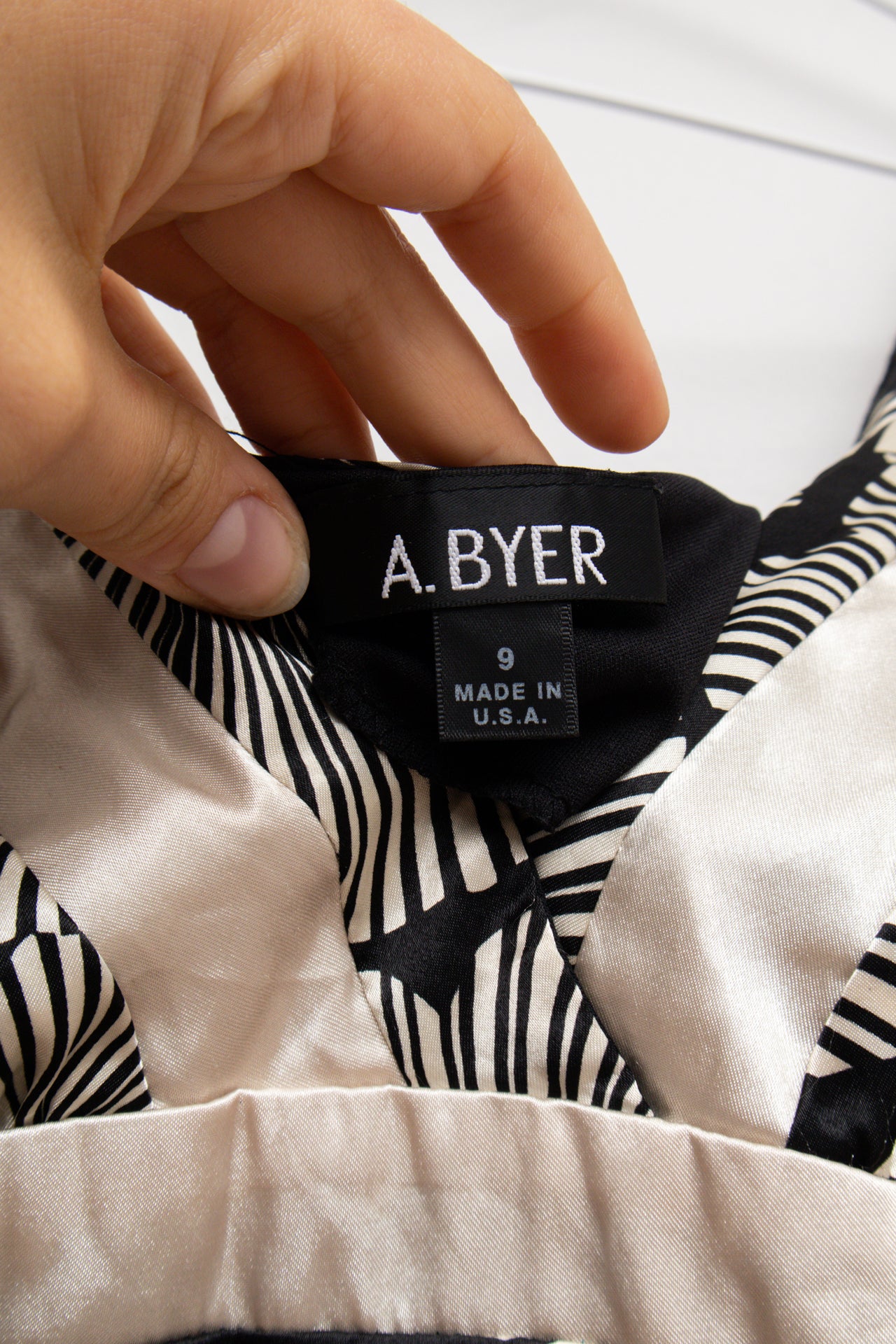 #122 A. Byer flower print satin midi | Size 8 | C. 152