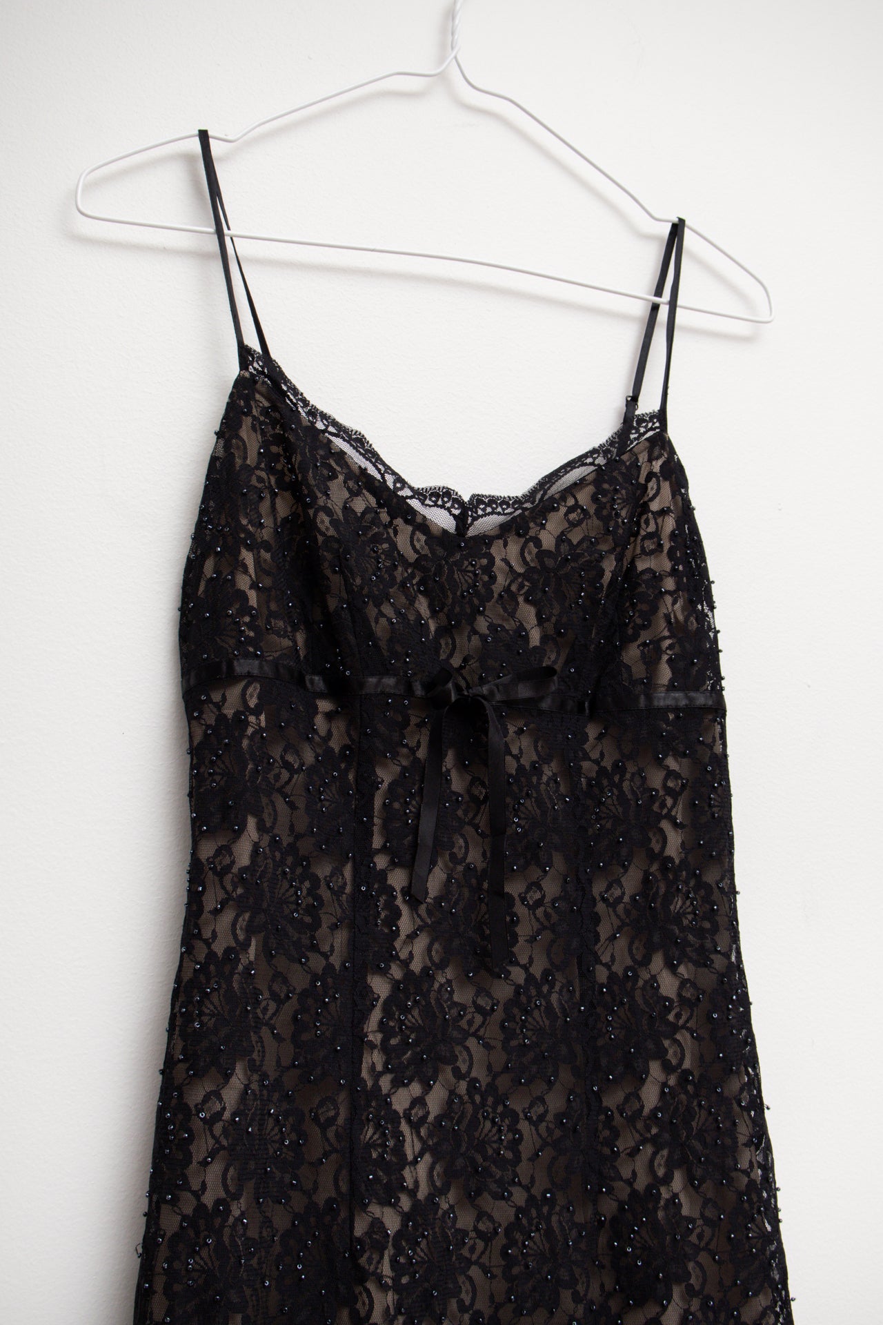 #131 Express lined lace beaded midi | Size 6 | C. 152