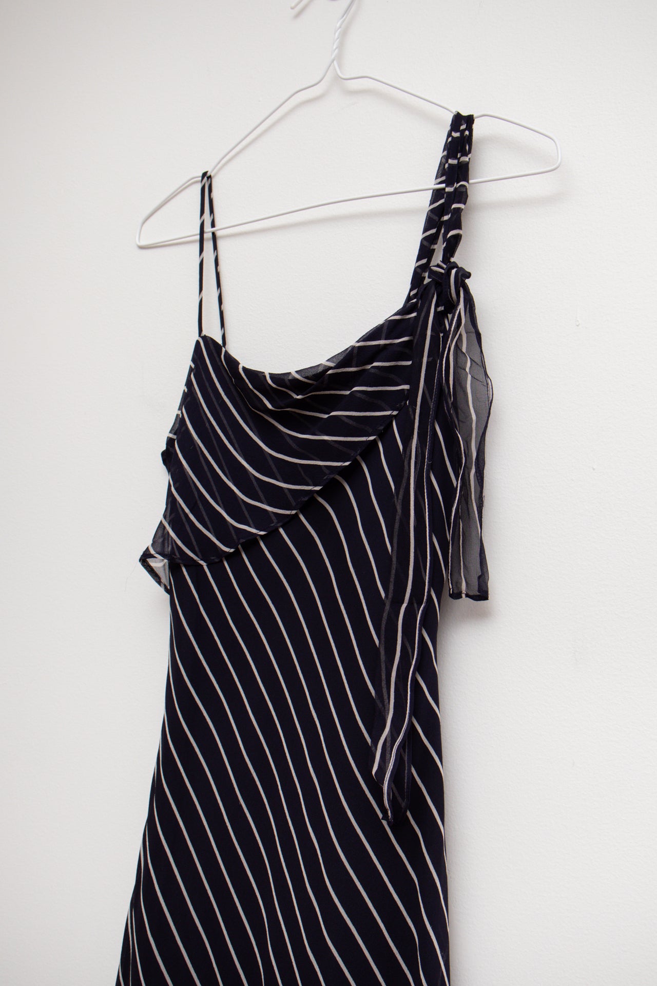 #135 USA Laundry silk sheer midi *Navy | Size 8 | C. 152