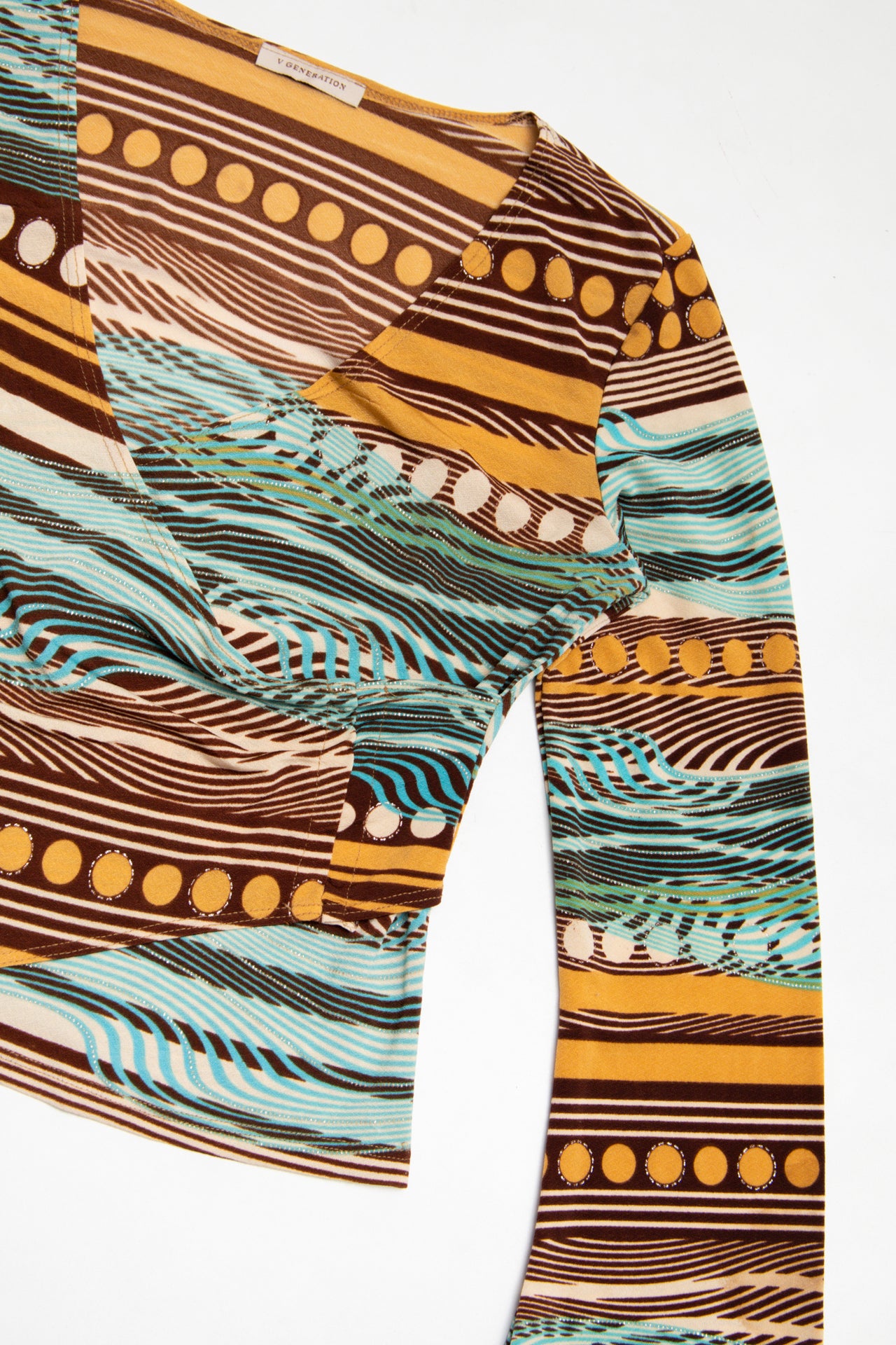 #07 V Generation faux wrap graphic top | c. 159 | size 10