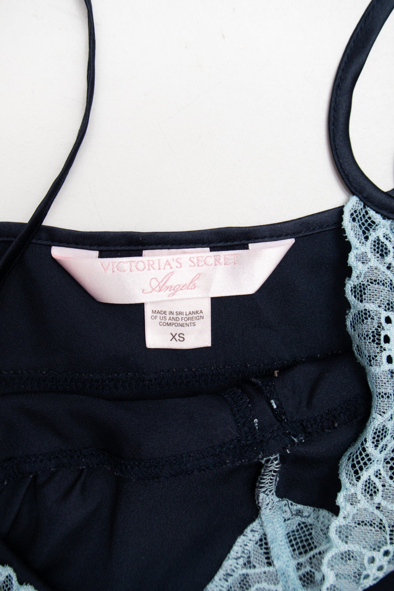 #151 Victoria's Secret Angels satin cami w lace trim | Size 6 | C. 152