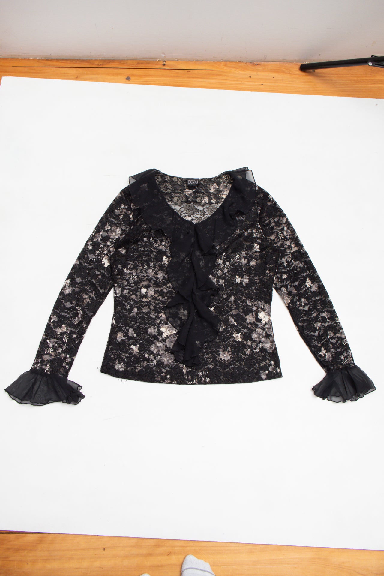 #35 Donna sheer floral lace top | c. 159 | size 14