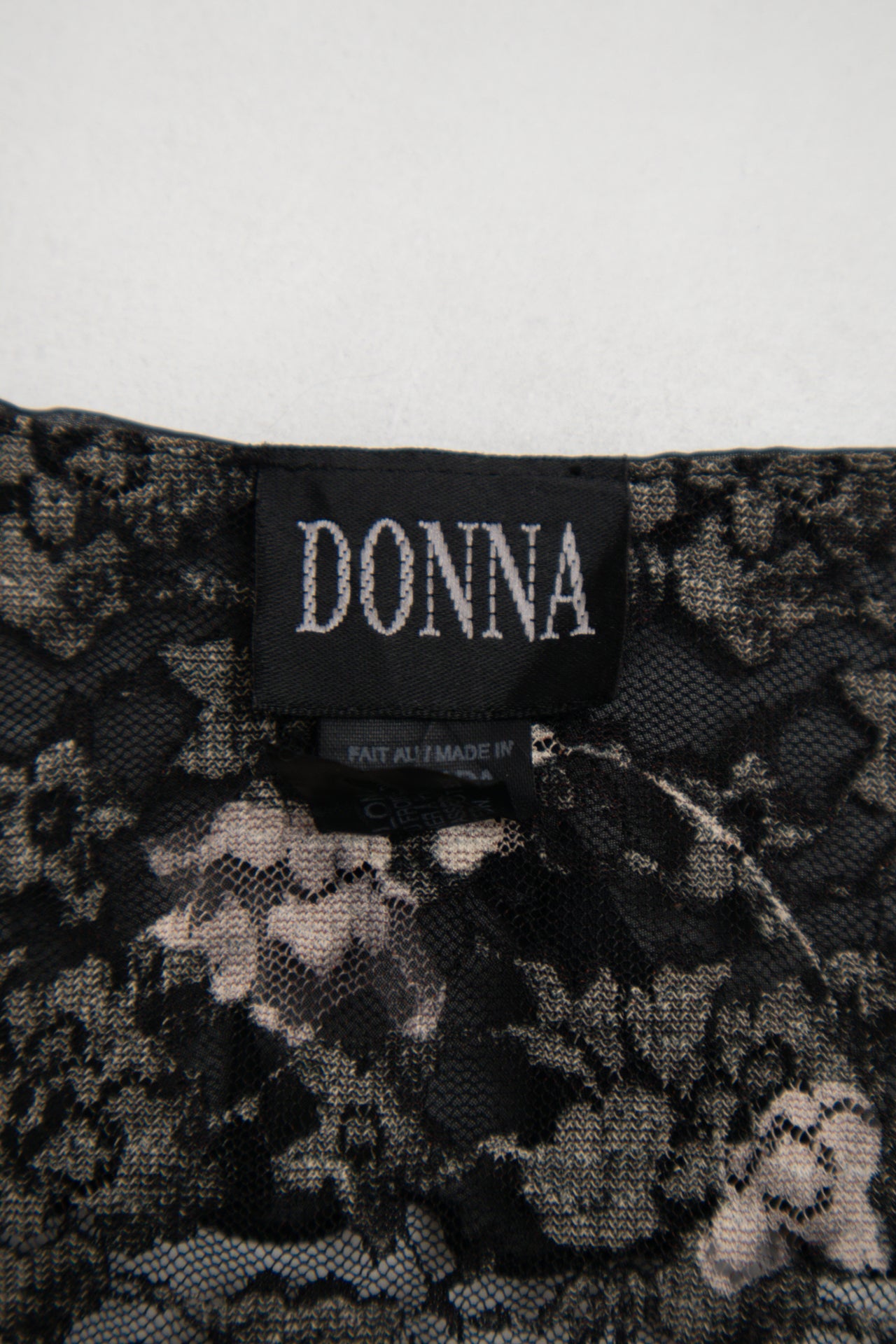 #35 Donna sheer floral lace top | c. 159 | size 14