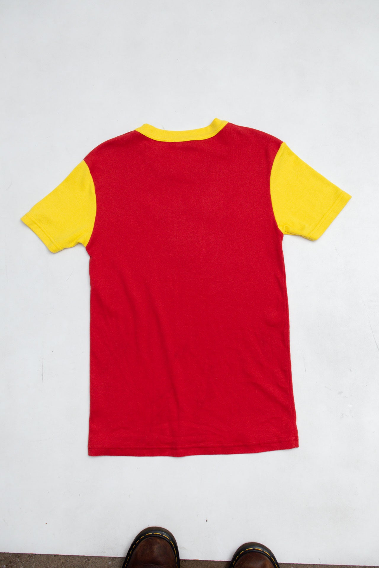 #77 Spanish La Factoria Red Tee | Grace's Picks | Size 12