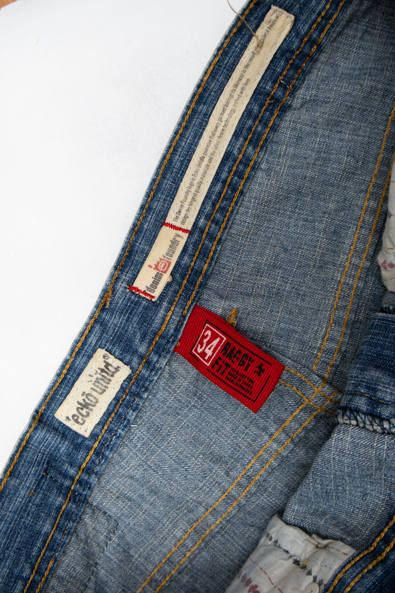#166 Ecko baggy jeans w patchwork detail | Size 12 | C. 152