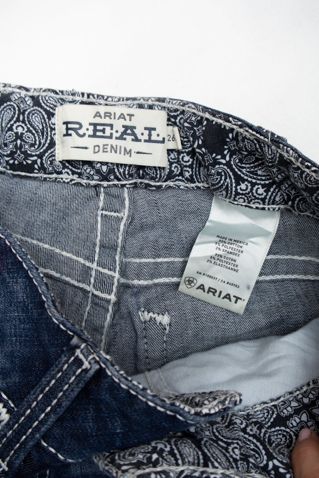#170 Ariat low-rise contrast stitch bootcut jeans | Size 6 | C. 152