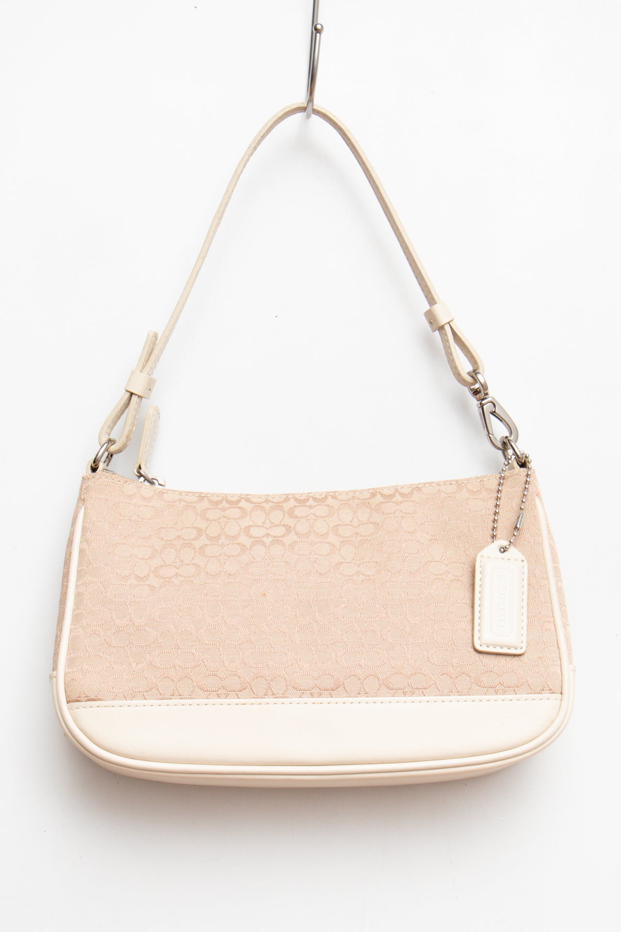 #203 Coach light beige demi bag *1 | C. 152