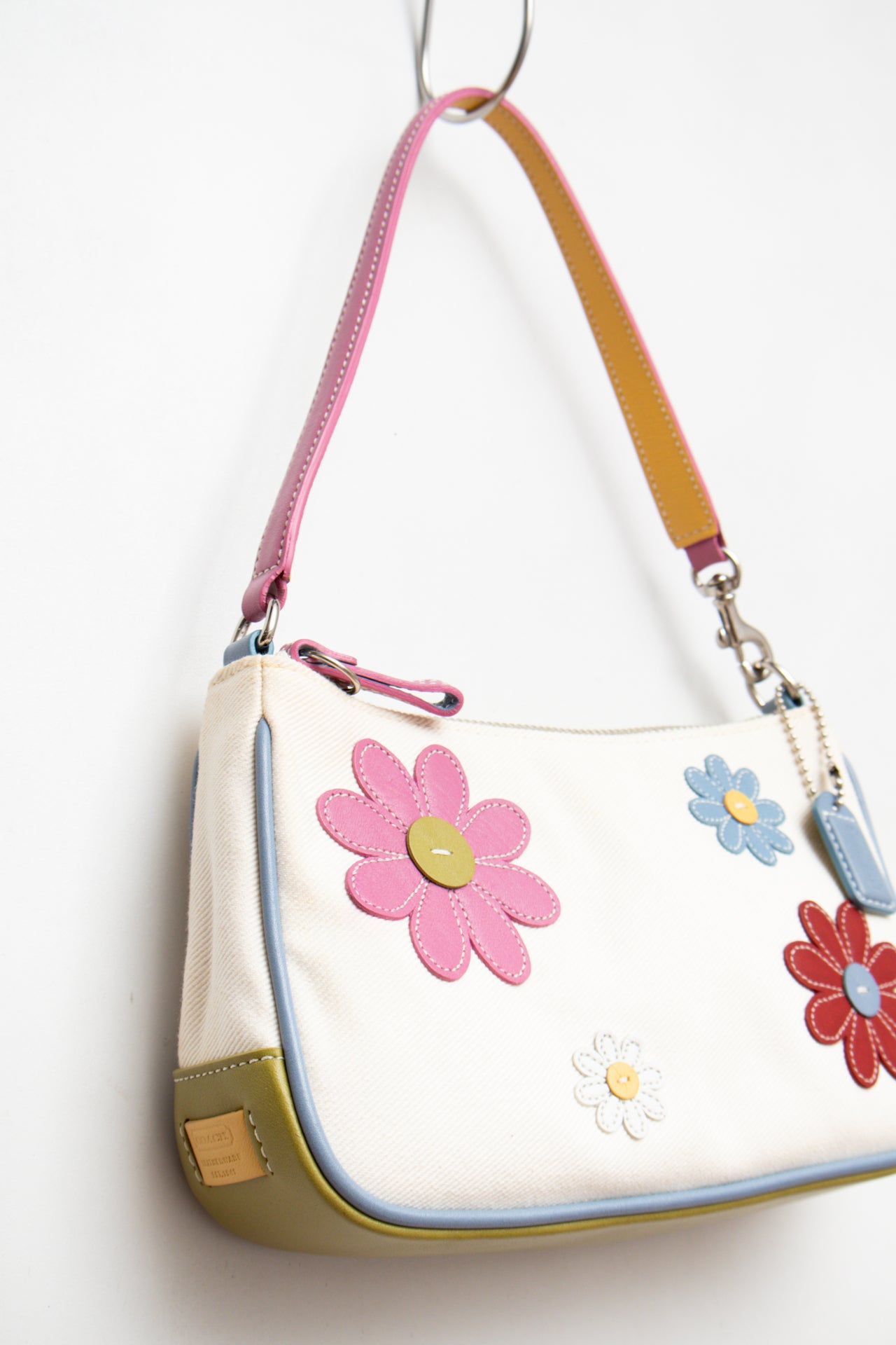 #208 *Rare* Coach Canvas leather flower demi | C. 152