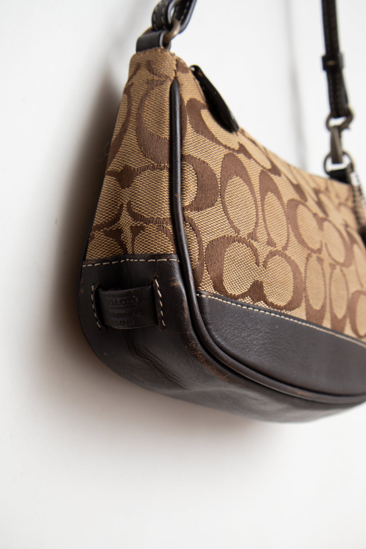 #209 Classic coach denim dark brown | C. 152