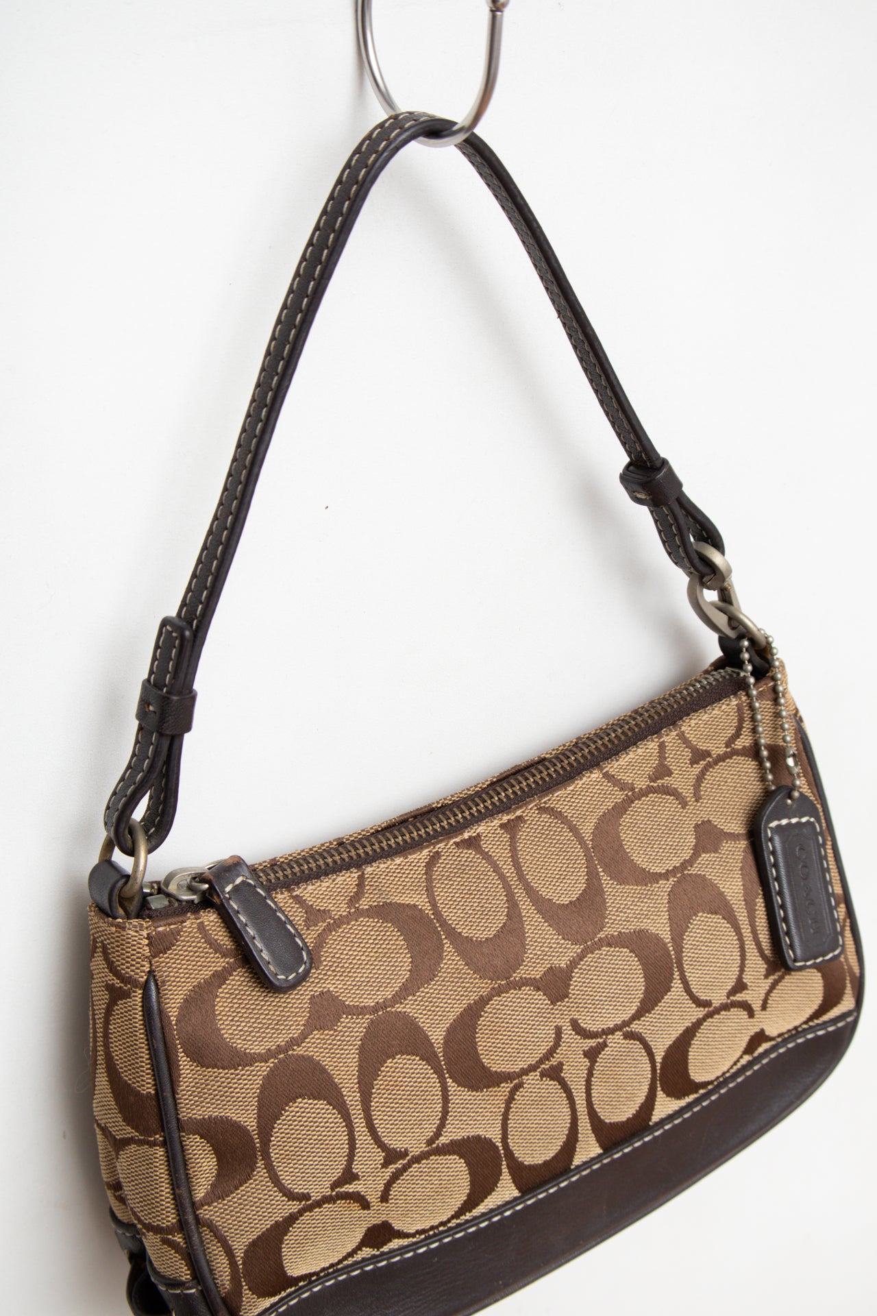 #209 Classic coach denim dark brown | C. 152