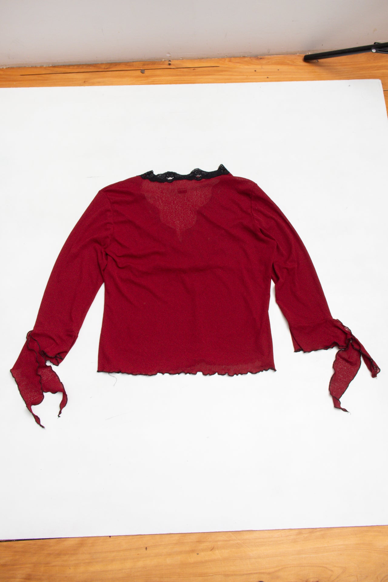 #85 Mesh lace trim flowy top | c. 159 | size 14
