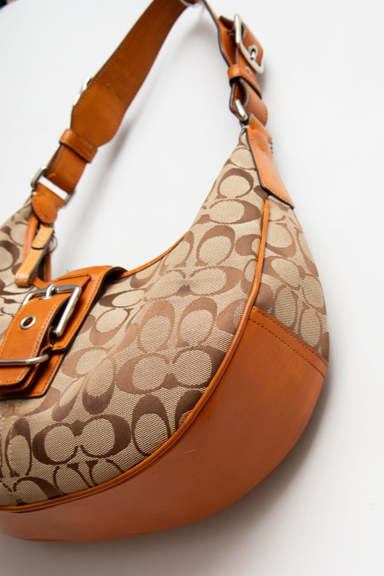 #211 Coach buckle tan hobo bag | C. 152
