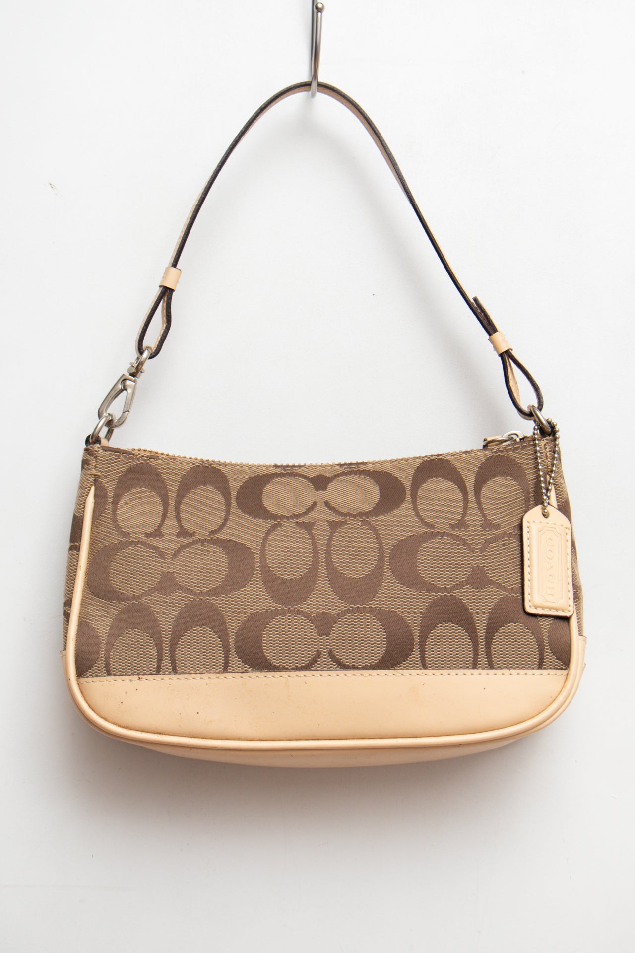 #205 Classic Coach demi bag | C. 152