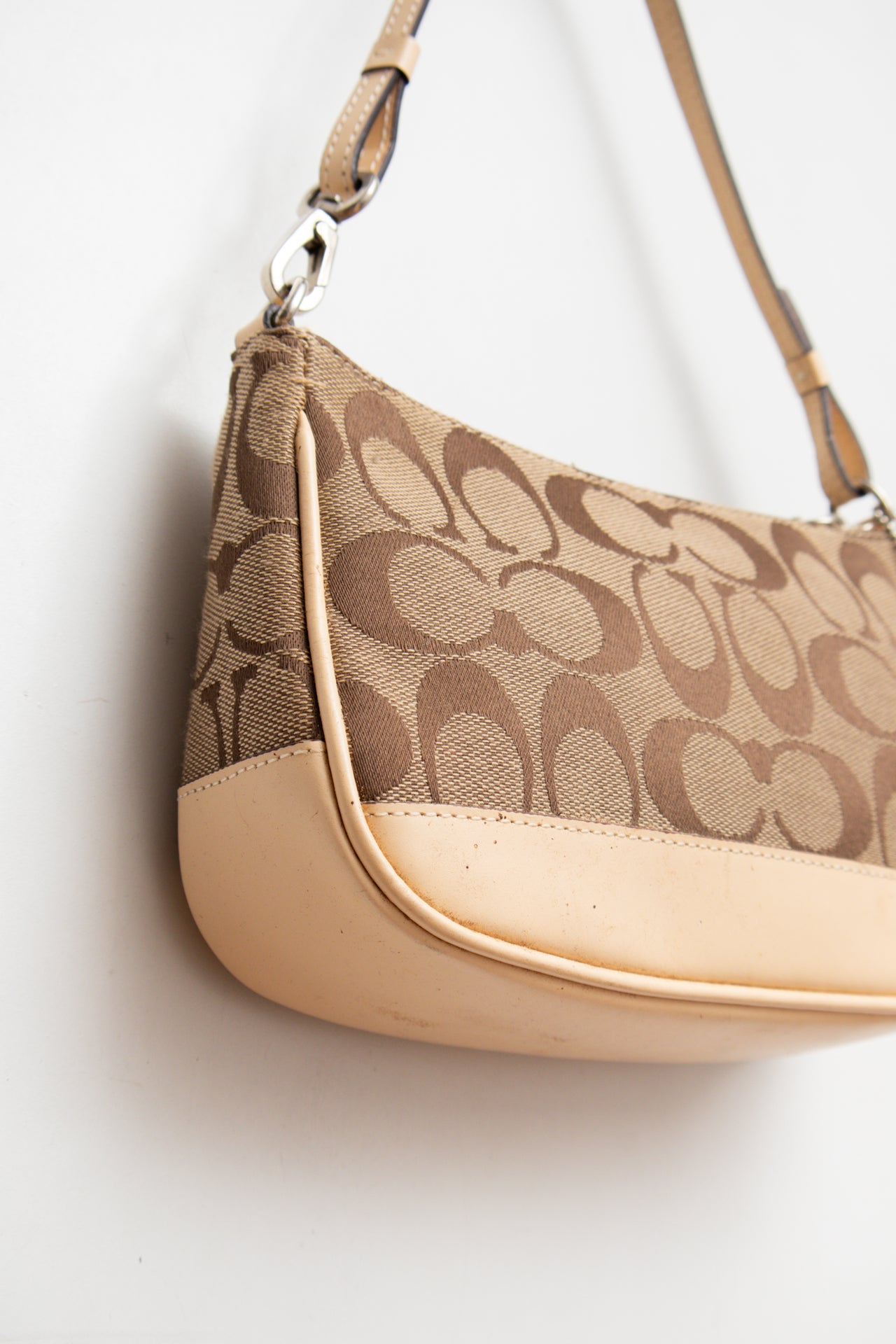 #205 Classic Coach demi bag | C. 152