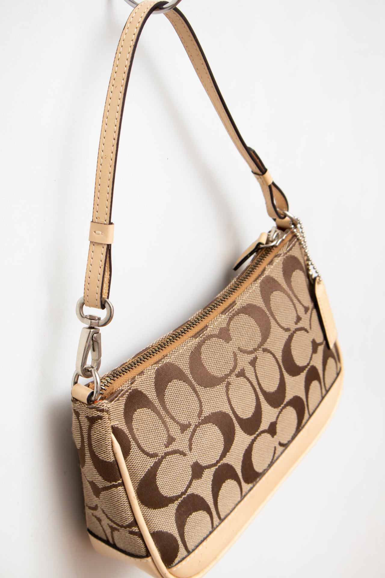#205 Classic Coach demi bag | C. 152
