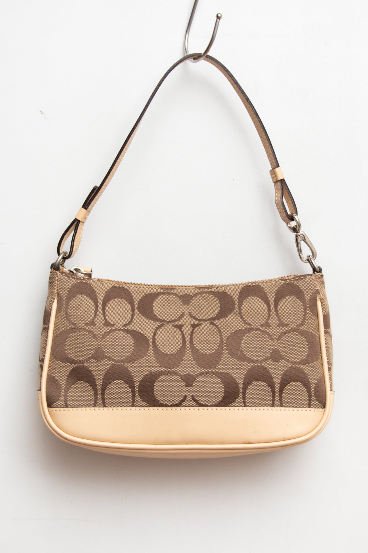#205 Classic Coach demi bag | C. 152