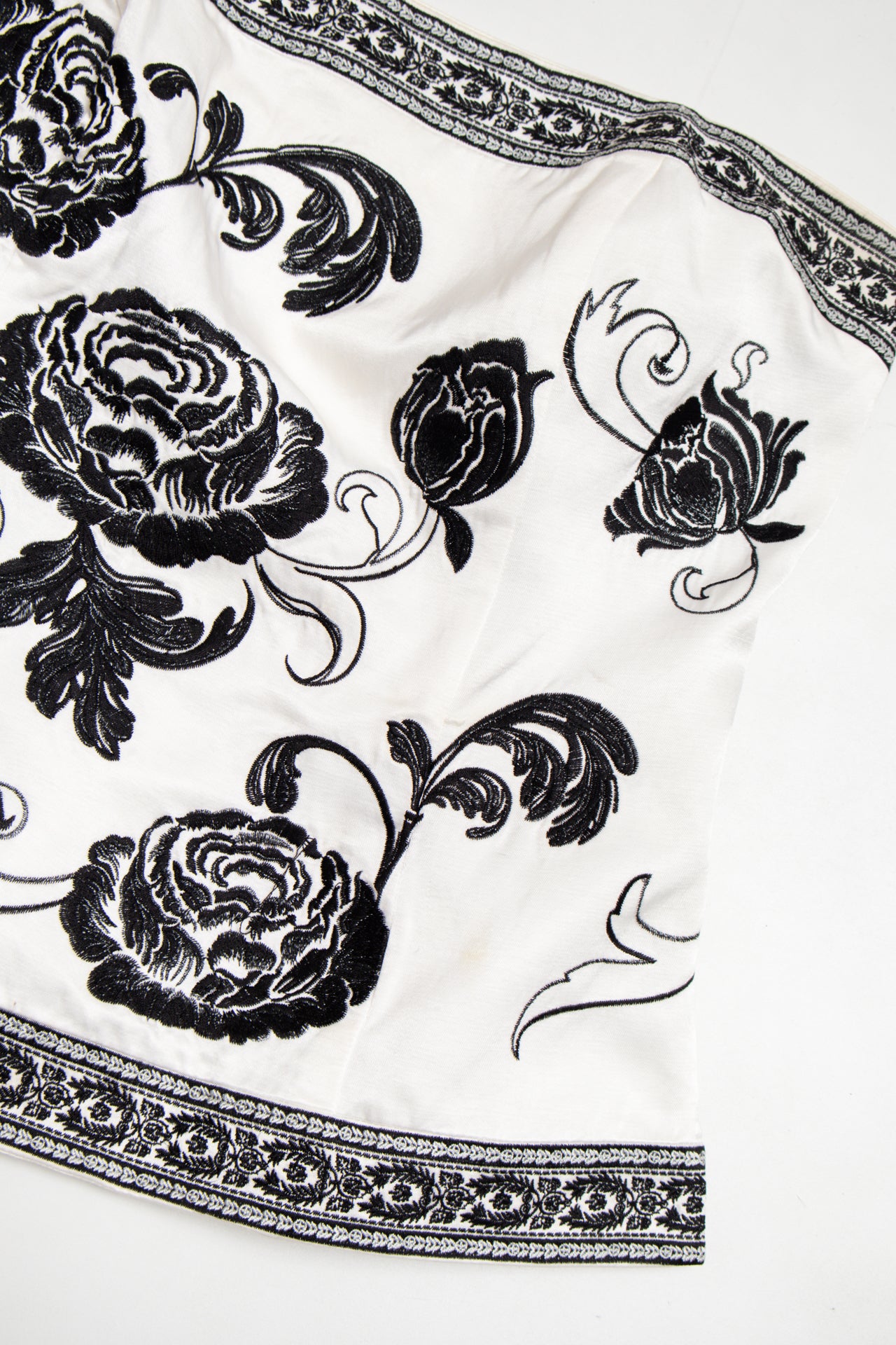 #116 Embroidered floral corset top | c. 159 | size 8
