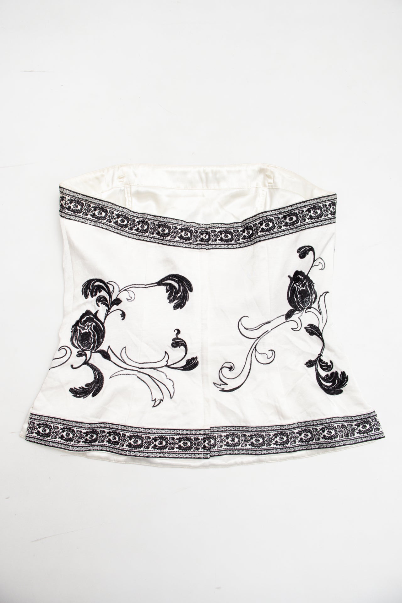 #116 Embroidered floral corset top | c. 159 | size 8
