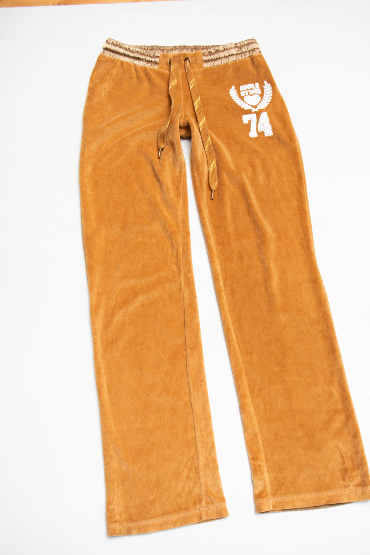 #180 Y2K Apple Bottoms velour pants w sequins | Size 6 | C. 152