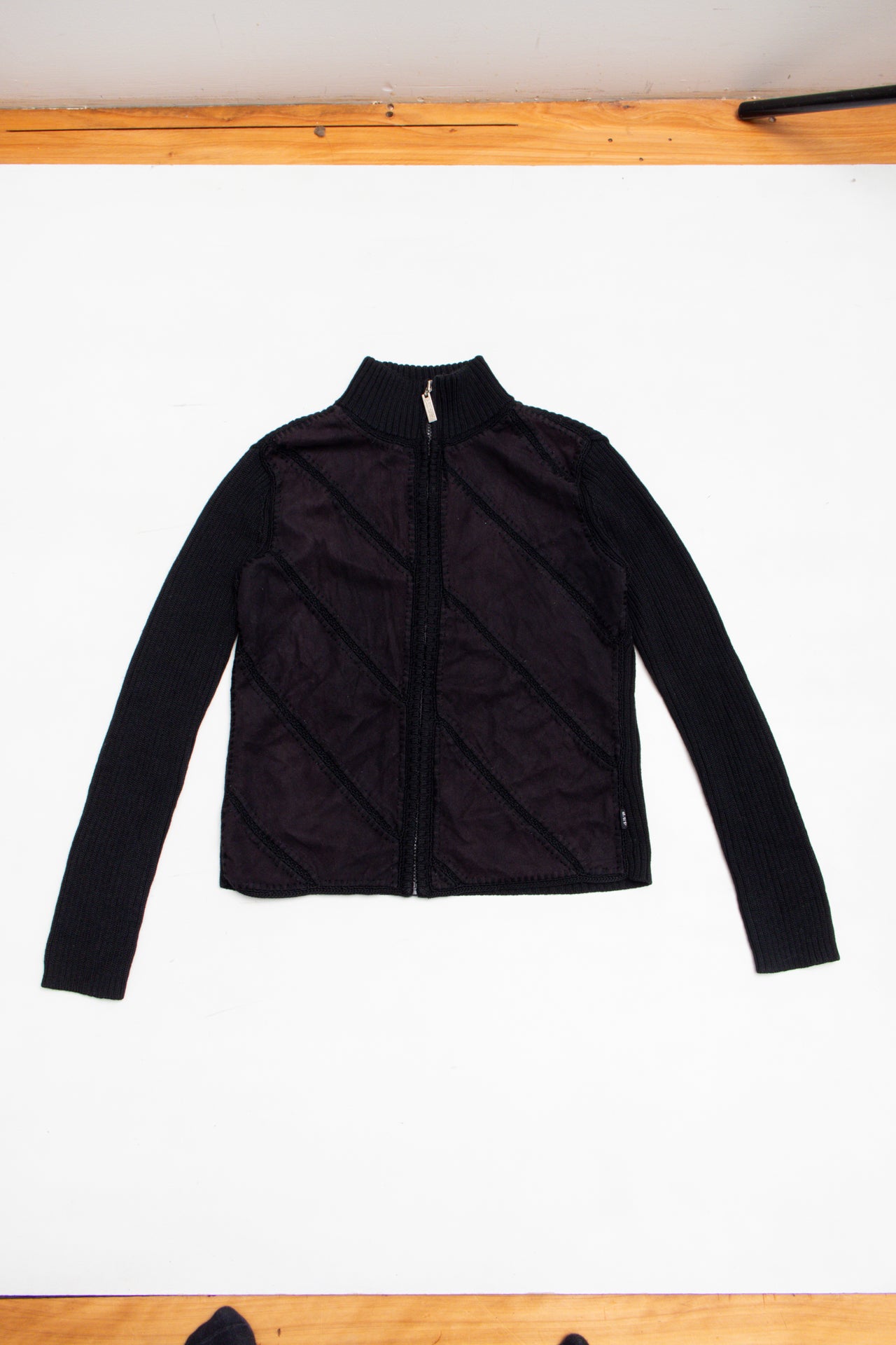 #120 a.v.v zip up jersey | c. 159 | size 8