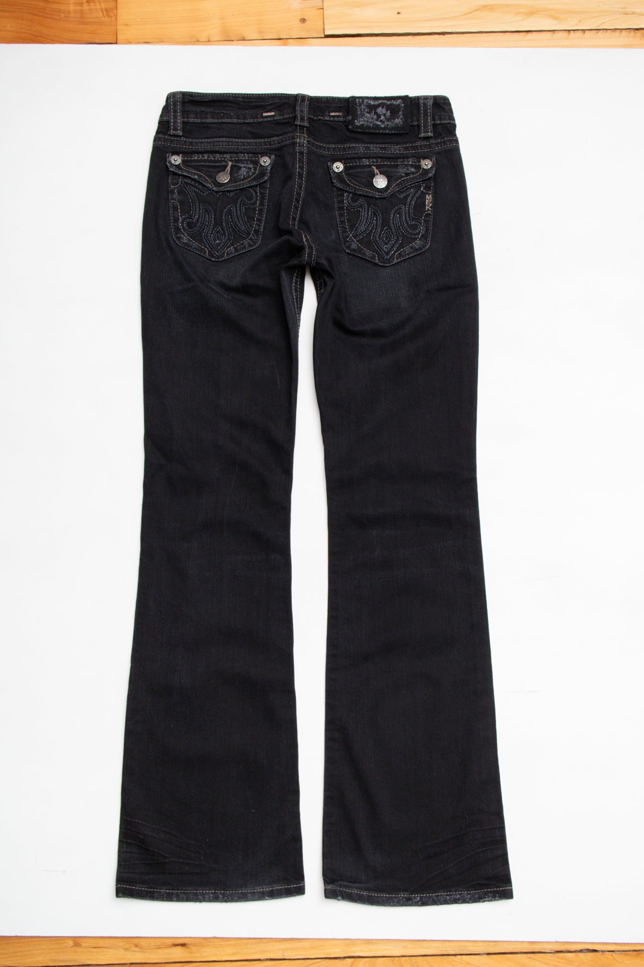 #185 Y2K black embroidered western boot-cut jeans | Size 12 | C. 152