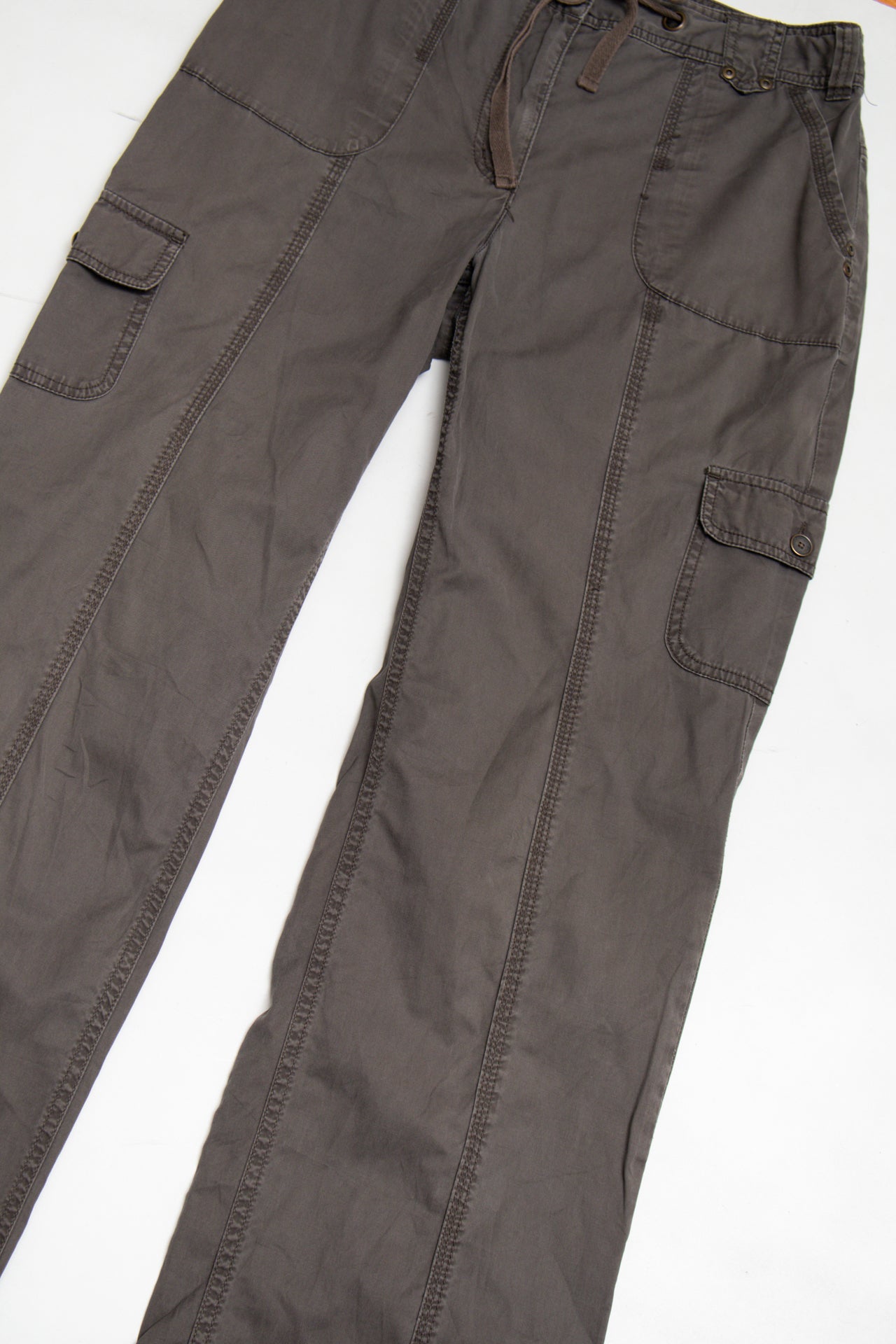 #135 Reitmans khaki cargo pants | c. 159 | size 8