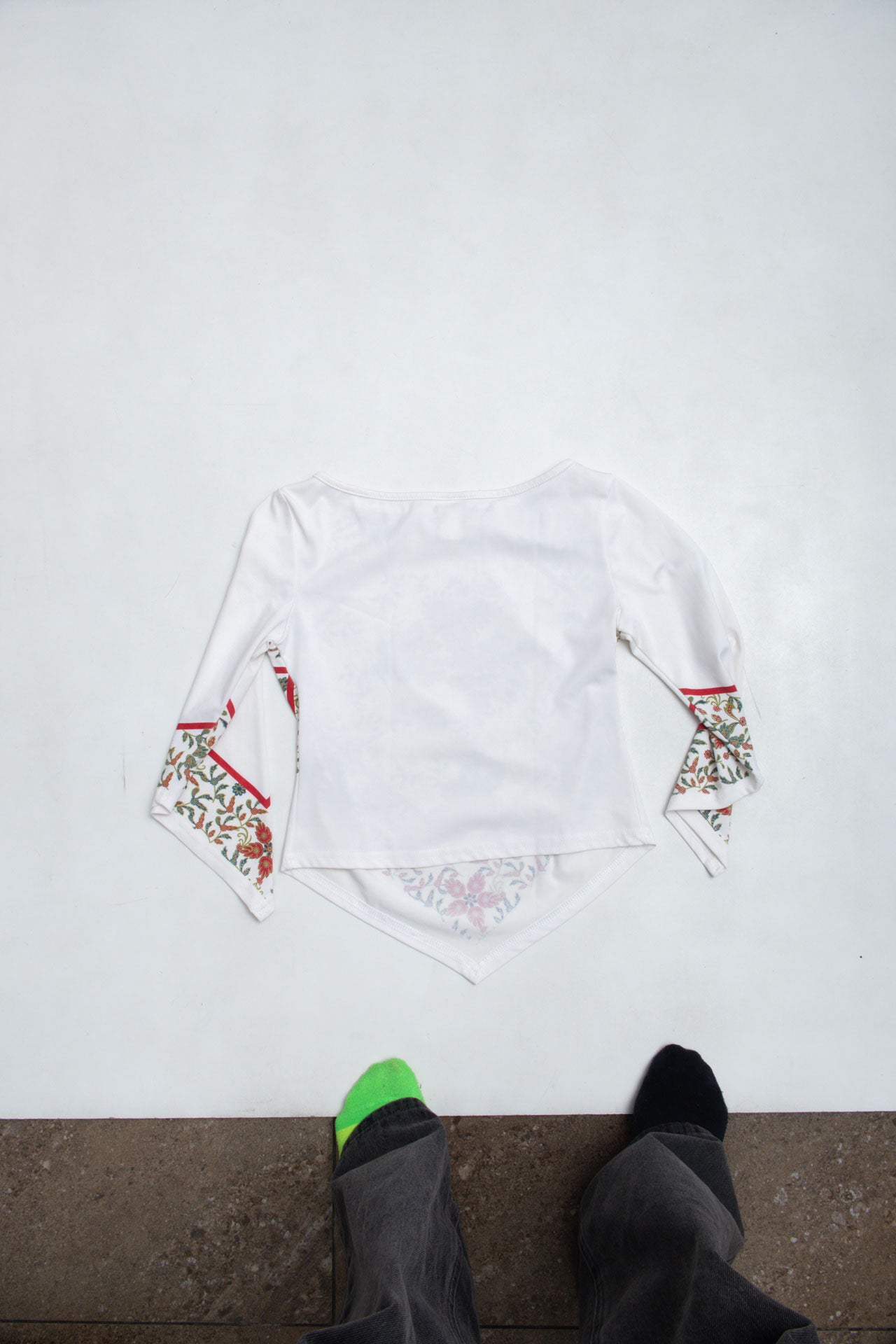 #39 USA Crew Long Sleeve | Garden Fairy | Size 8/10