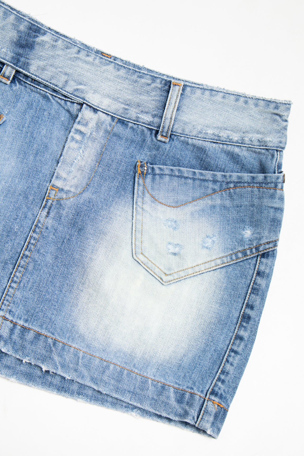 #211 Free Soul light-wash mini skirt | c. 159 | size 8