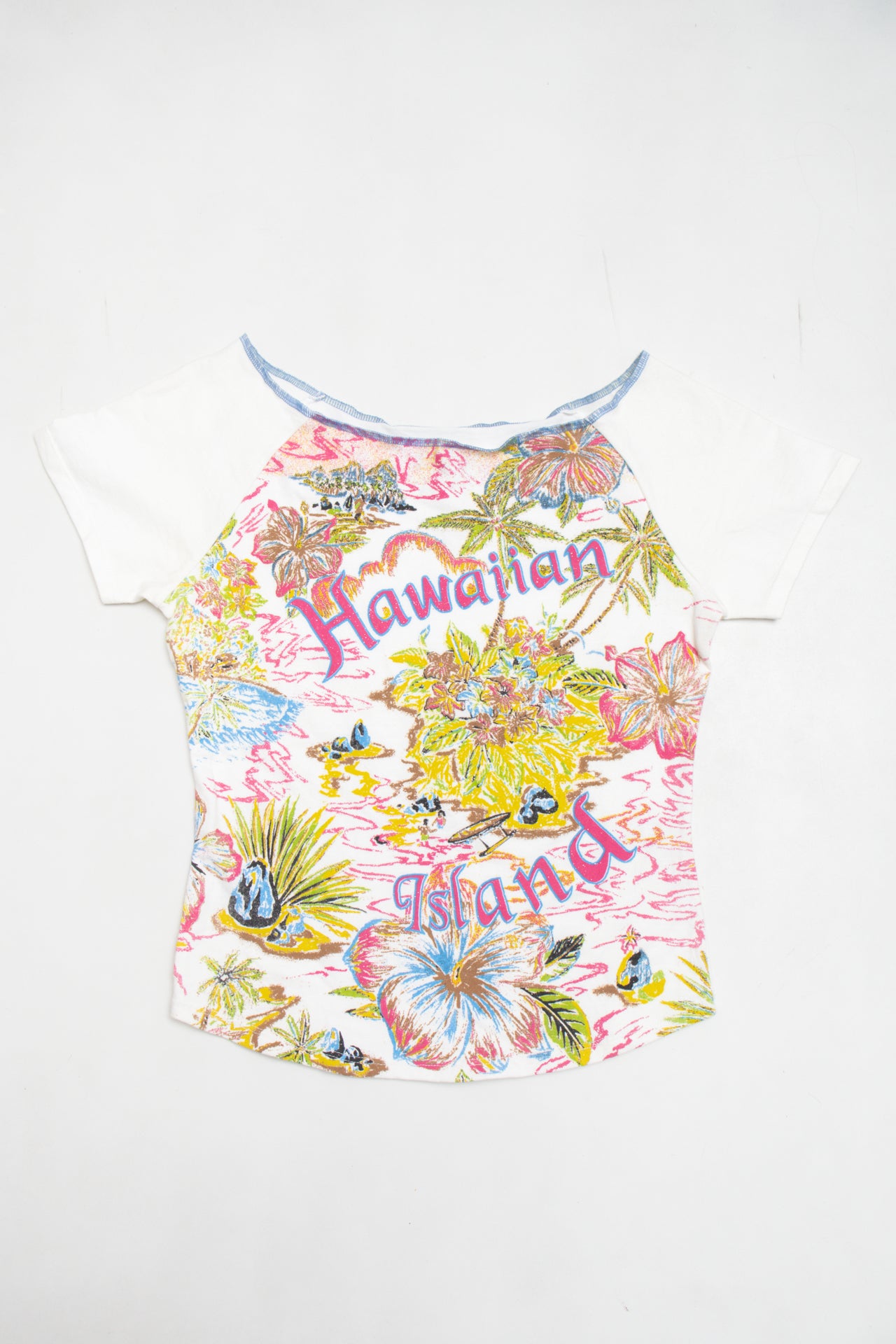 #236 Hawaiian glitter graphic tee | c. 159 | size 8