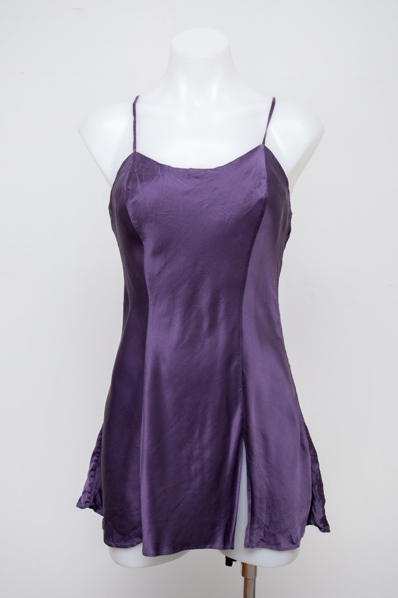 #096 Victoria's Secret Short Sleeve Purple | c. 210 | Size 8