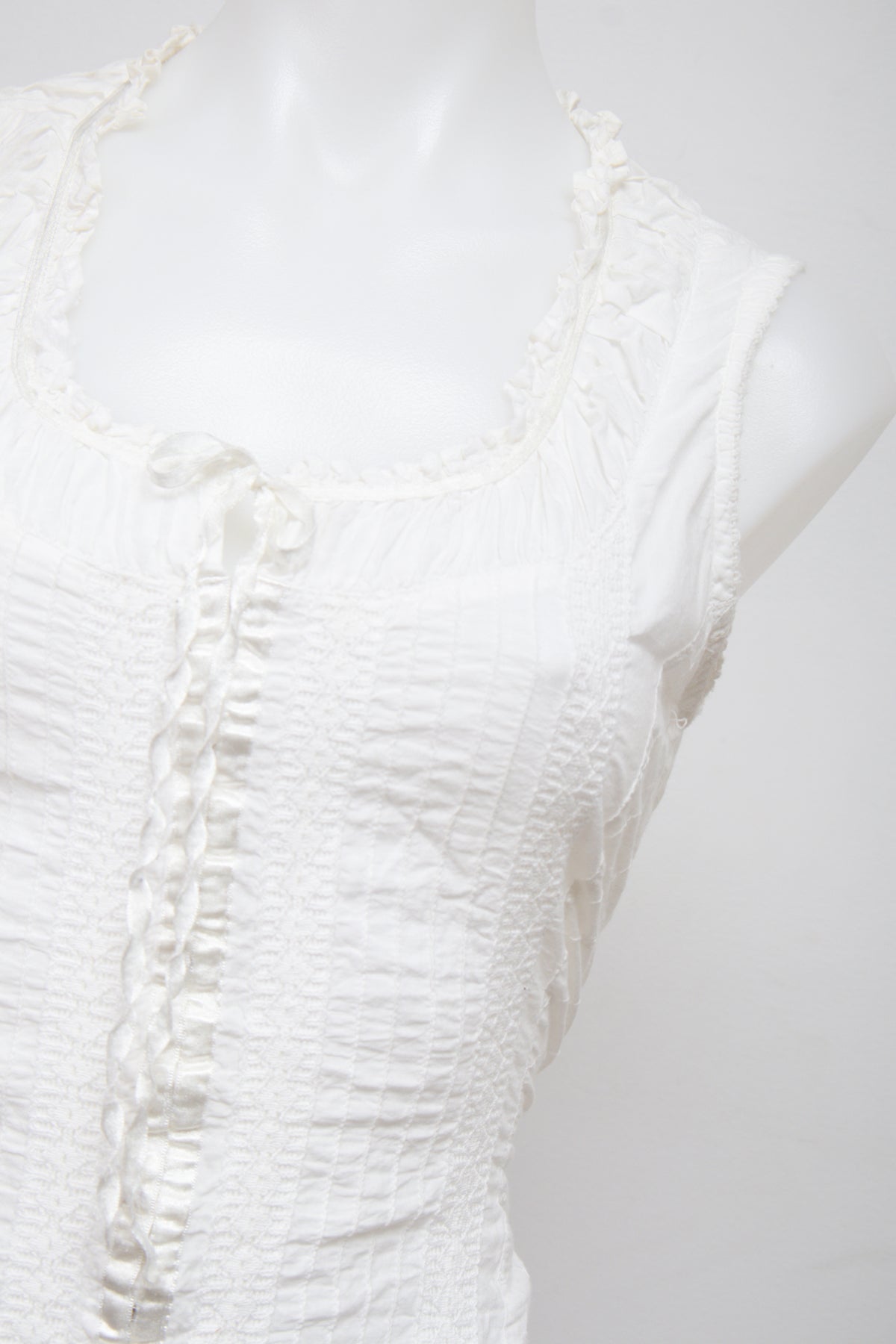 #022 Folia Short Sleeve White | c. 209 | Size 8