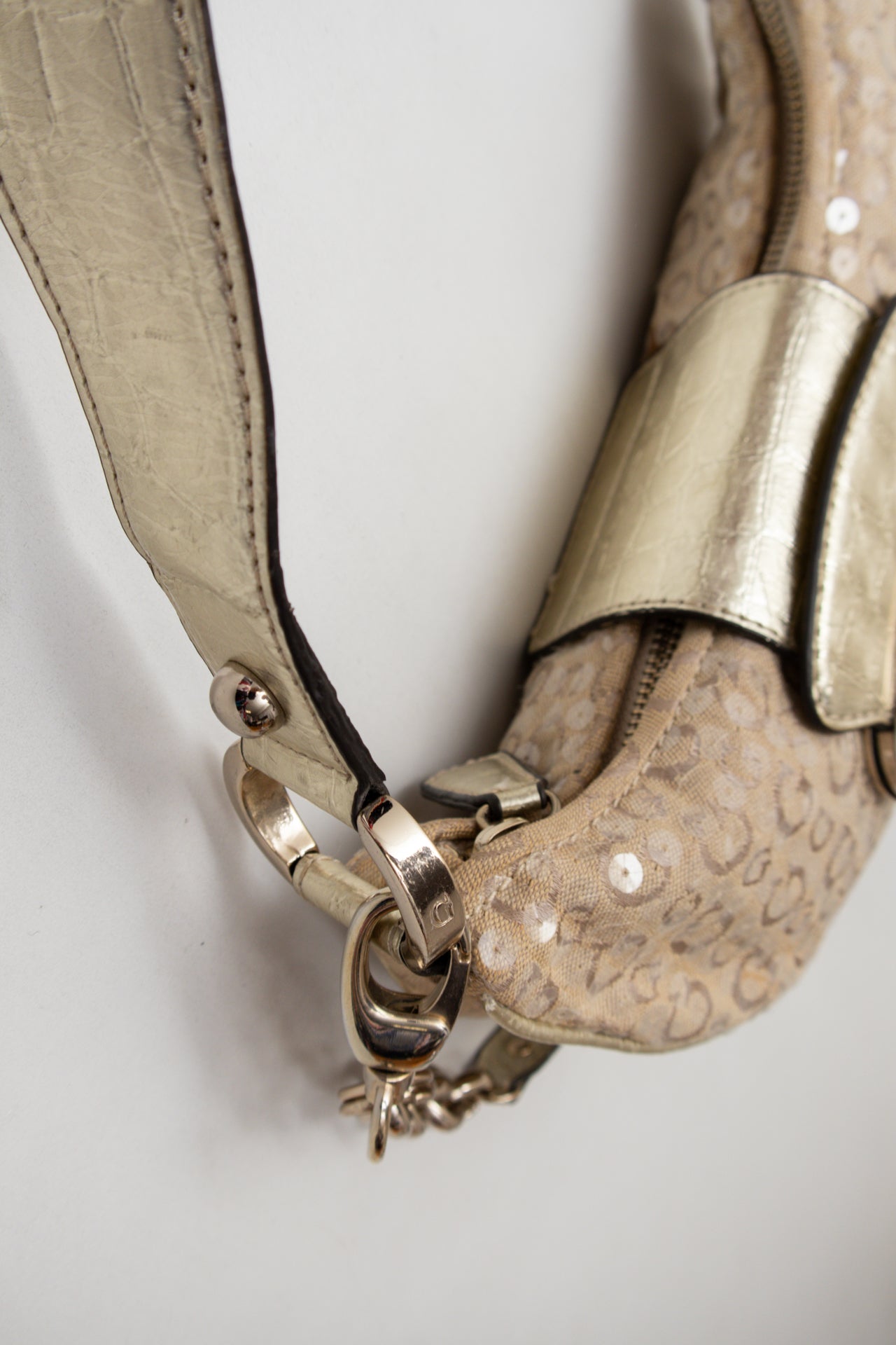 #193 Guess By Marciano Shoulder Bag Beige | c. 195 | Size