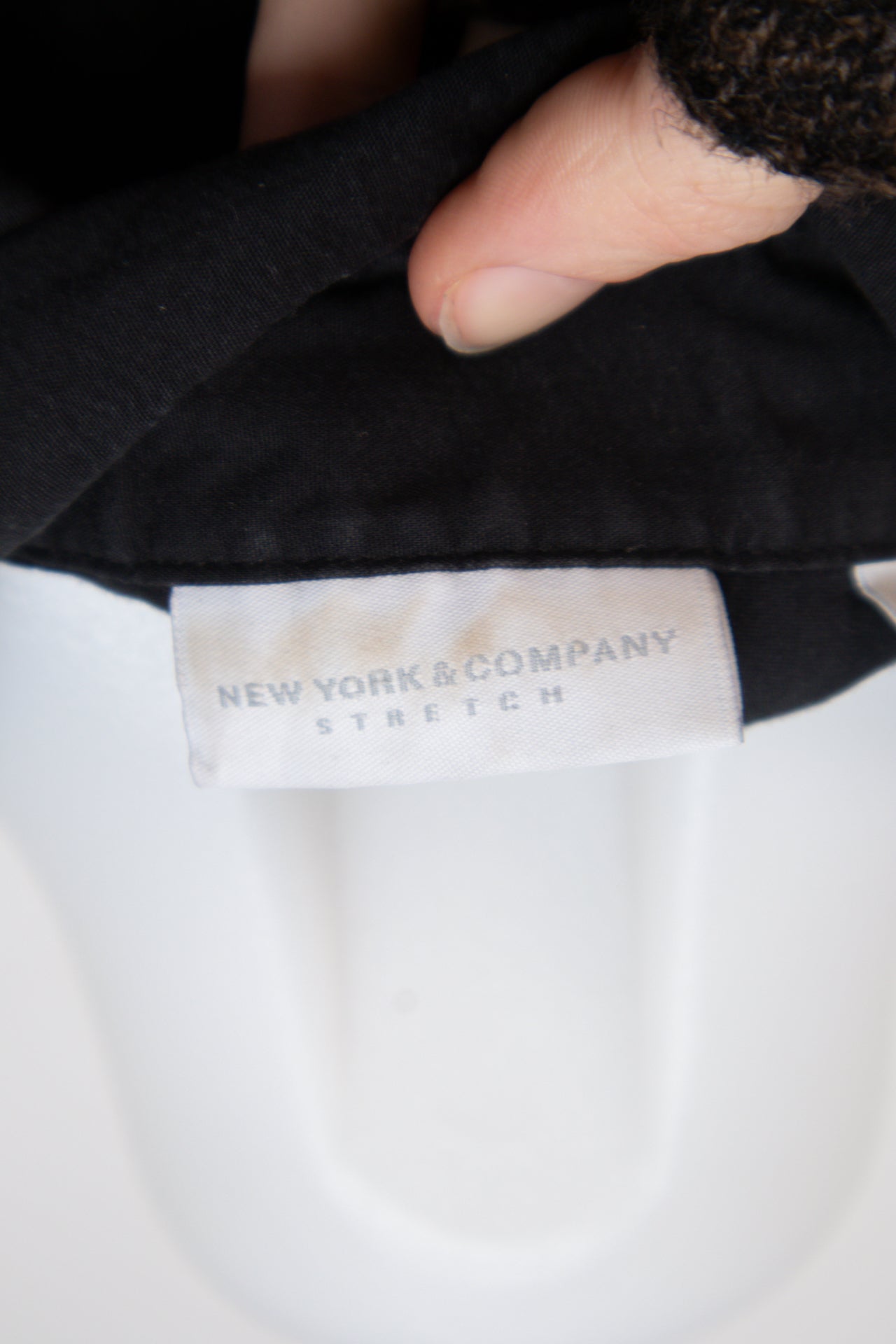 #073 New York & Company T-shirt Black | c. | Size 8
