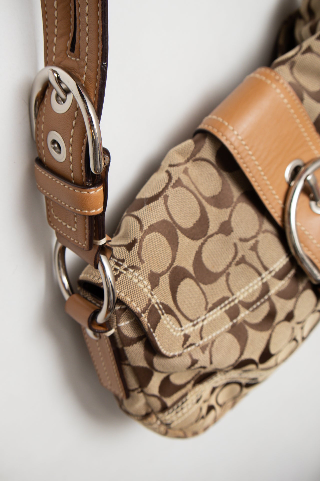 # Coach Shoulder Bag Beige | c. | Size